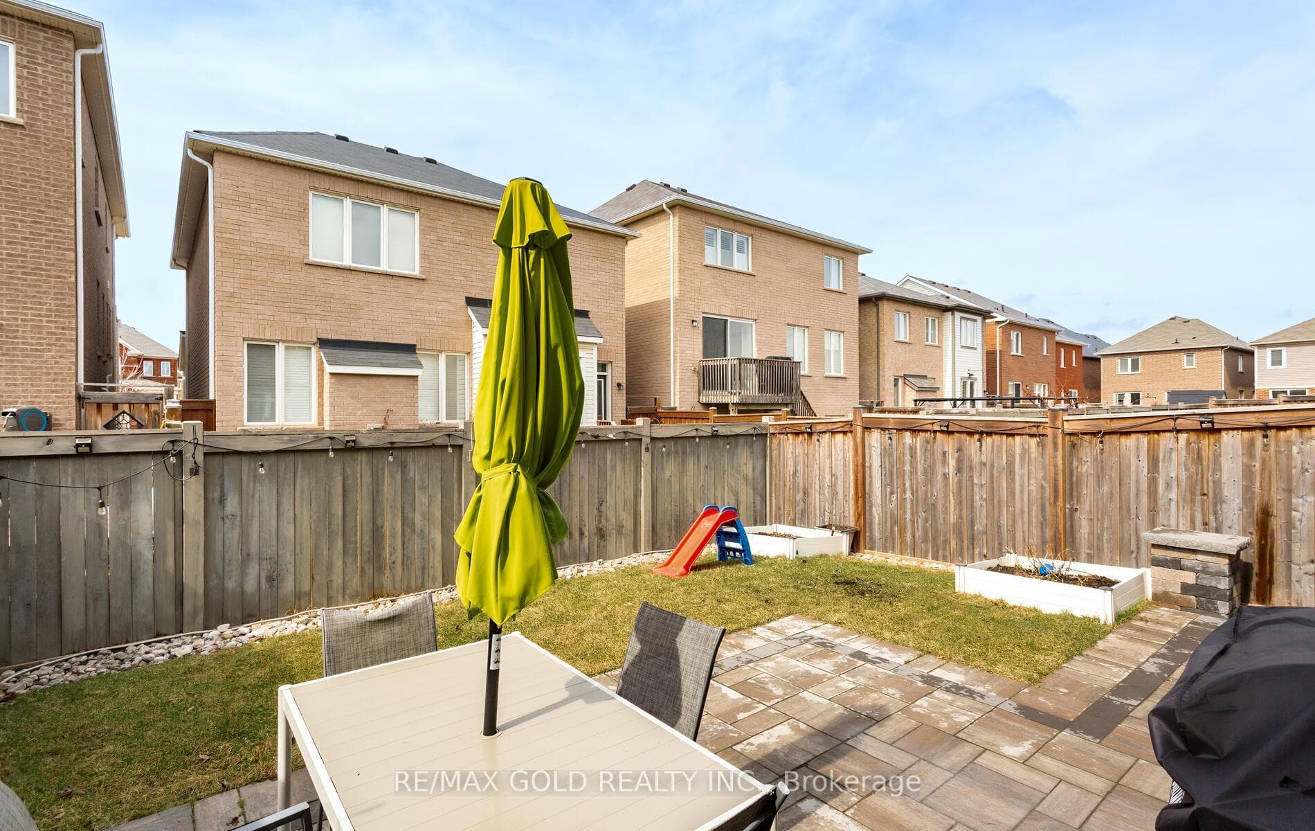 299 Gooding Crescent photo 47
