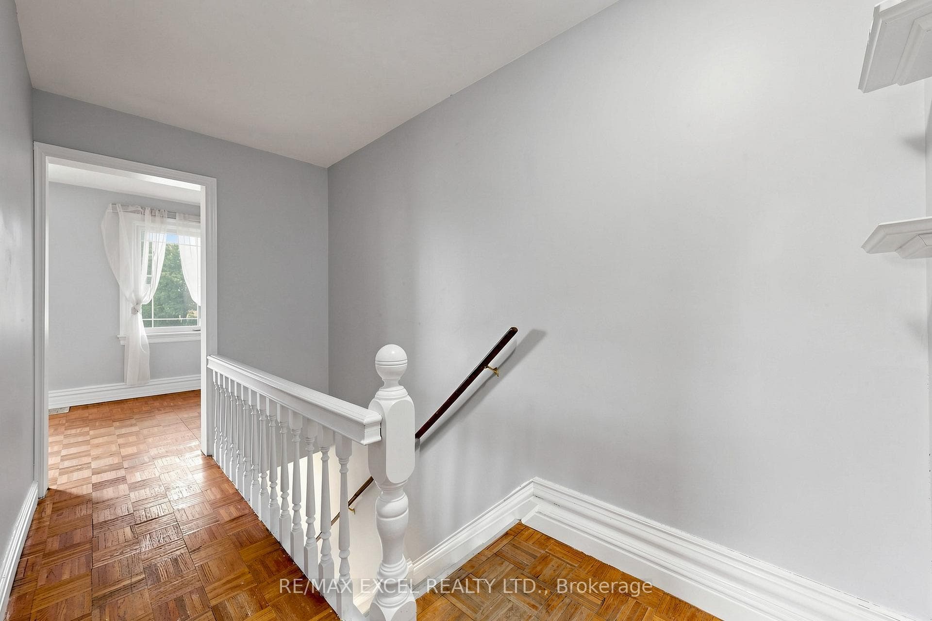 259 Victoria Avenue Unit Upper photo 2