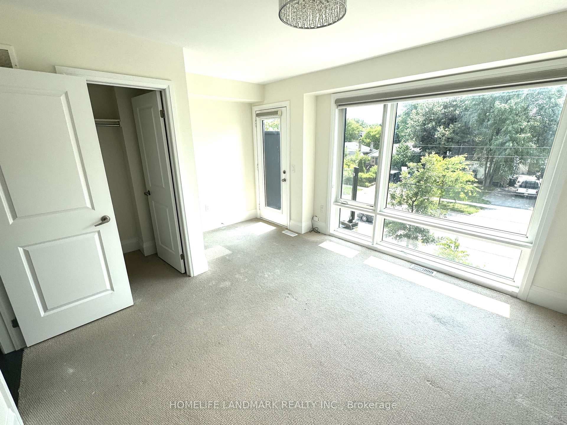 250 FINCH Avenue Unit A photo 7