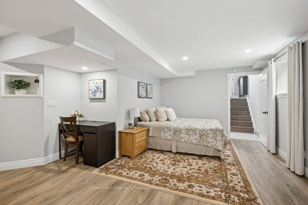 530 Penny Lane photo 31