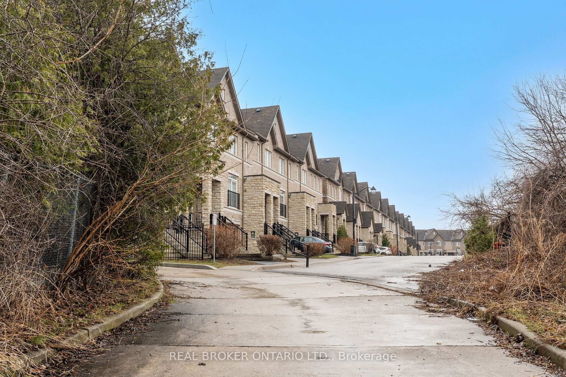 206 London Lane photo 47