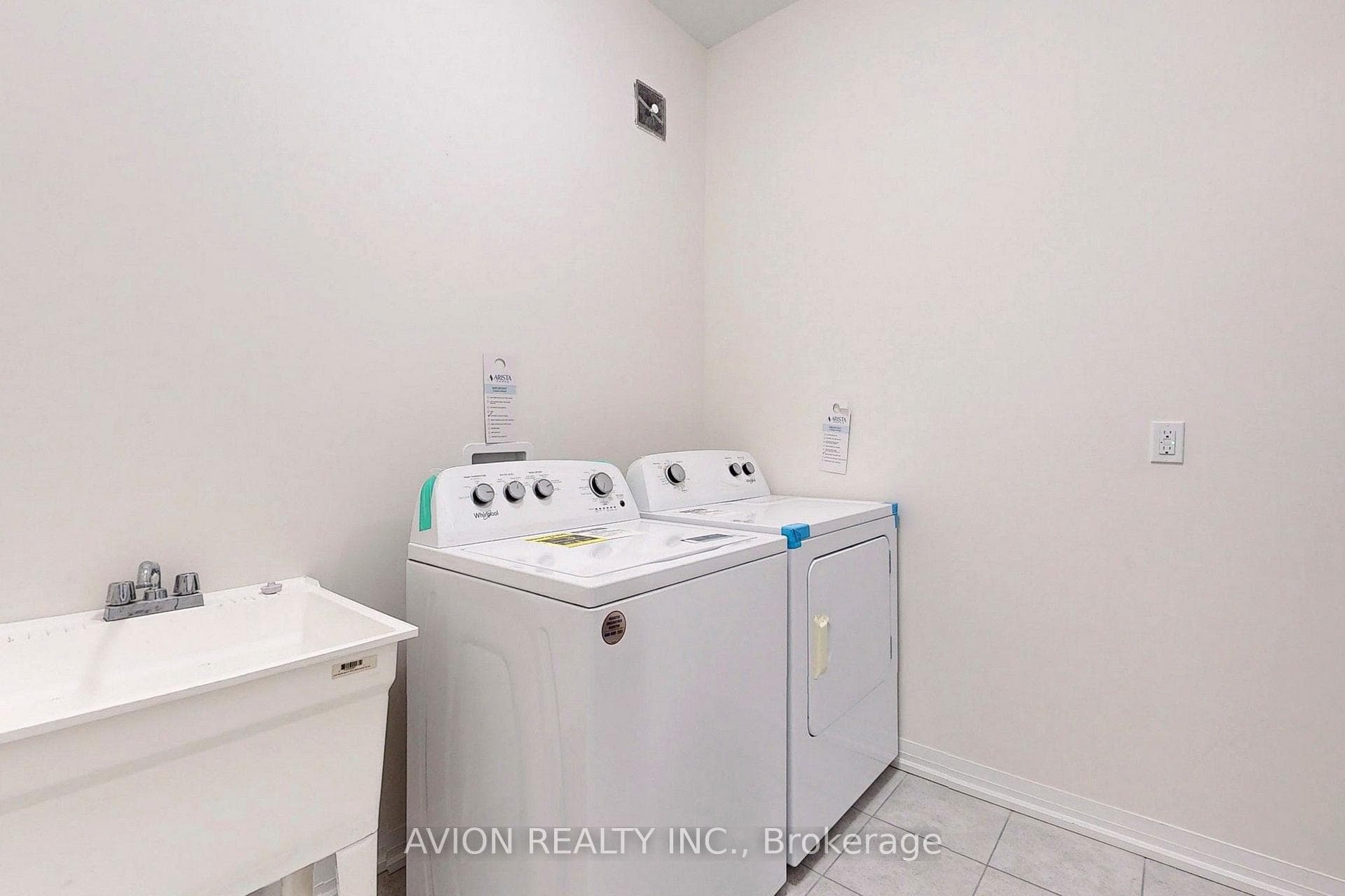 9 Sissons Way photo 12