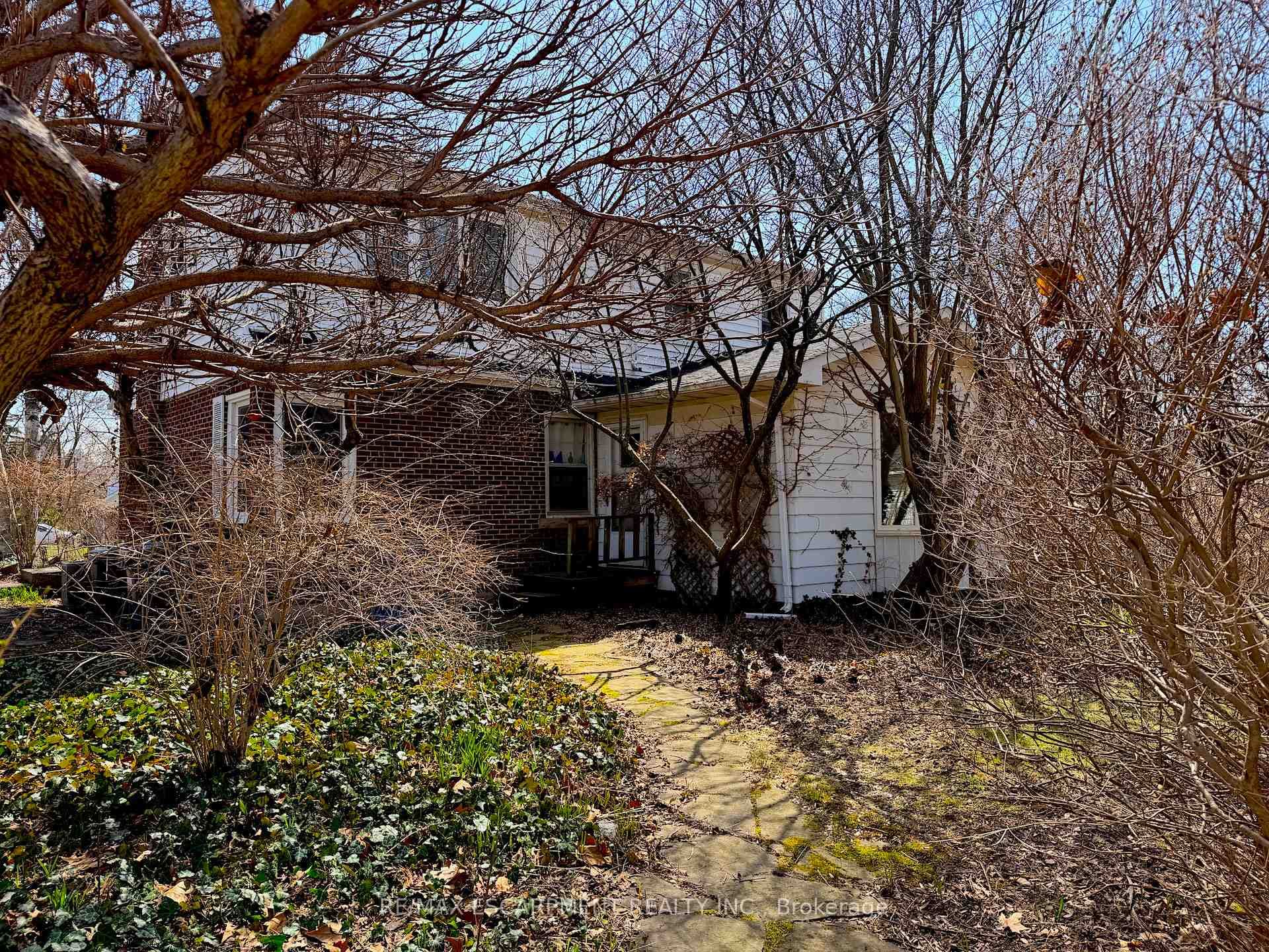 2093 Victoria Avenue photo 6
