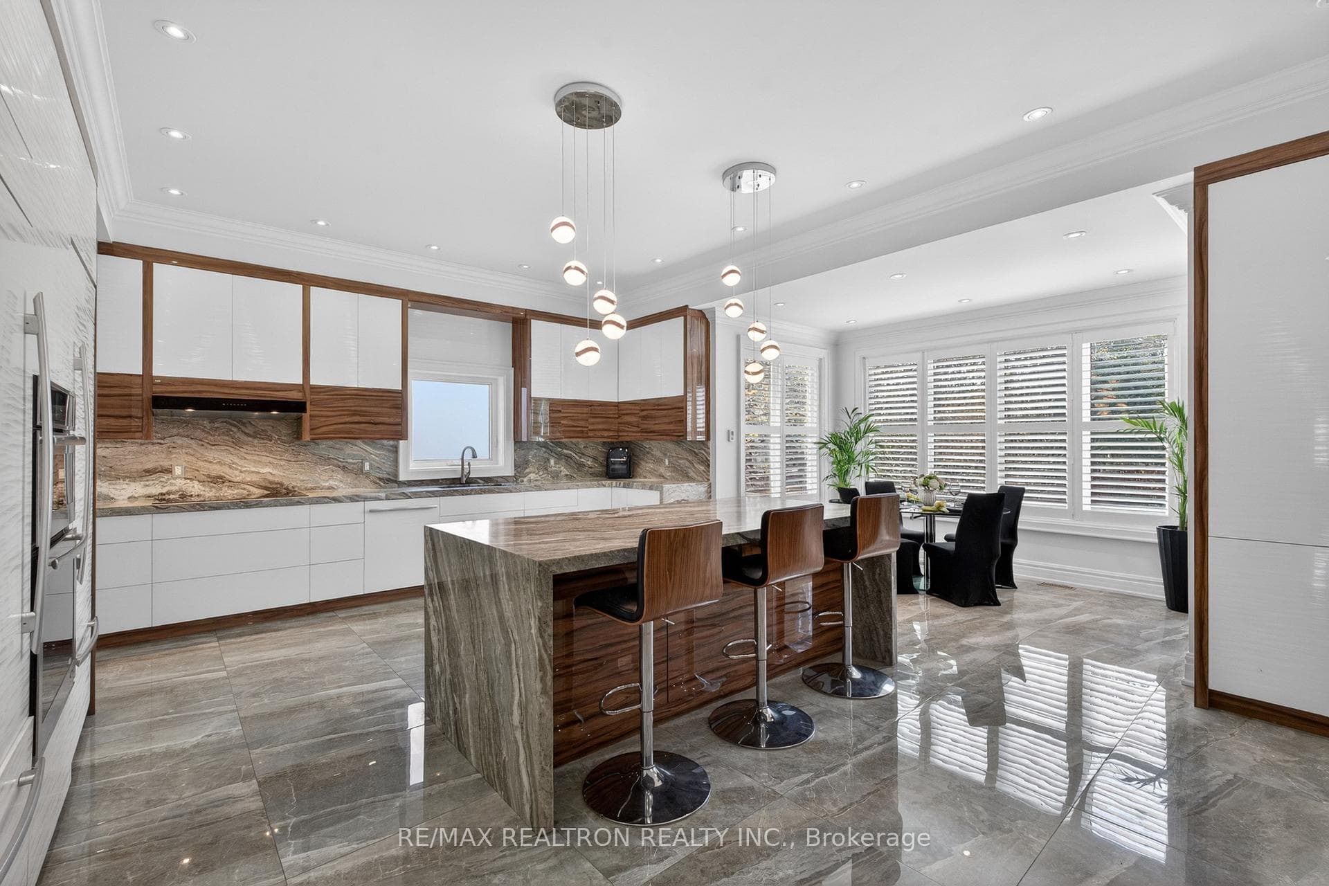 374 Elmwood Avenue photo 21