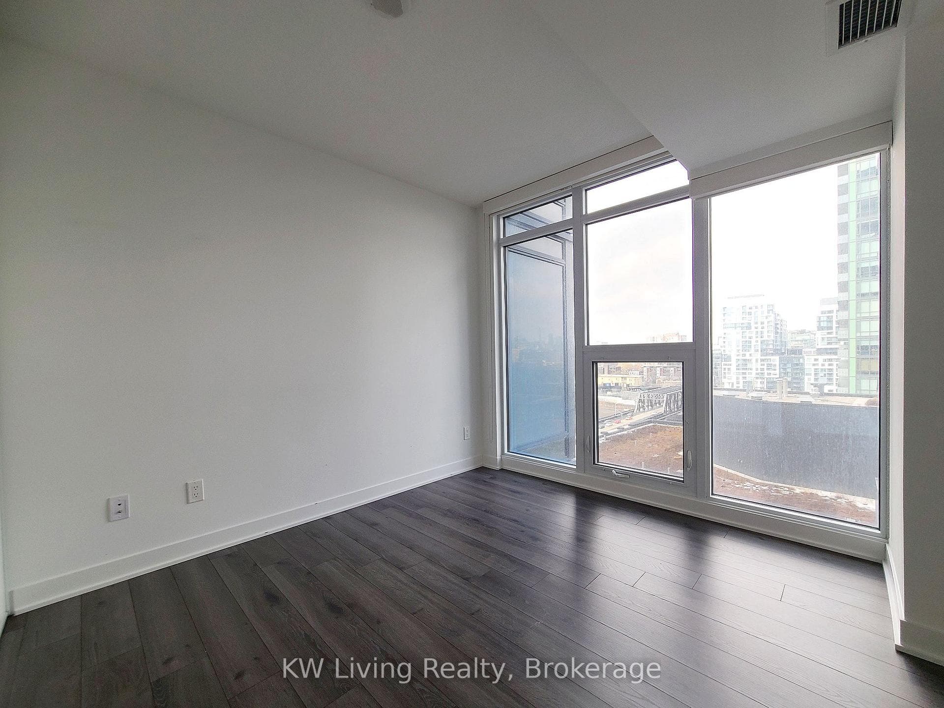 70 Queens Wharf Road Unit 1607 photo 8