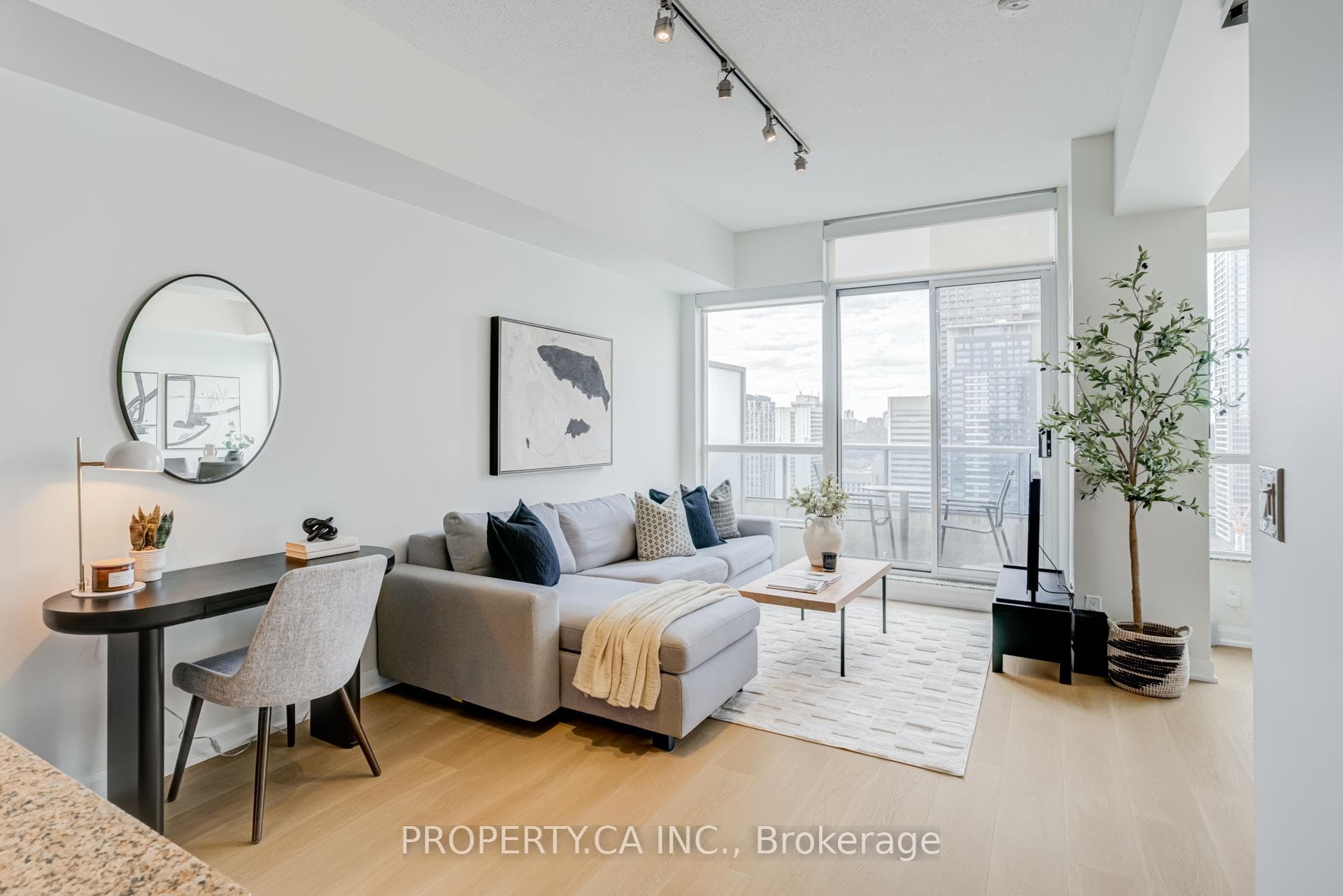 500 Sherbourne Street Unit 2202 photo 1