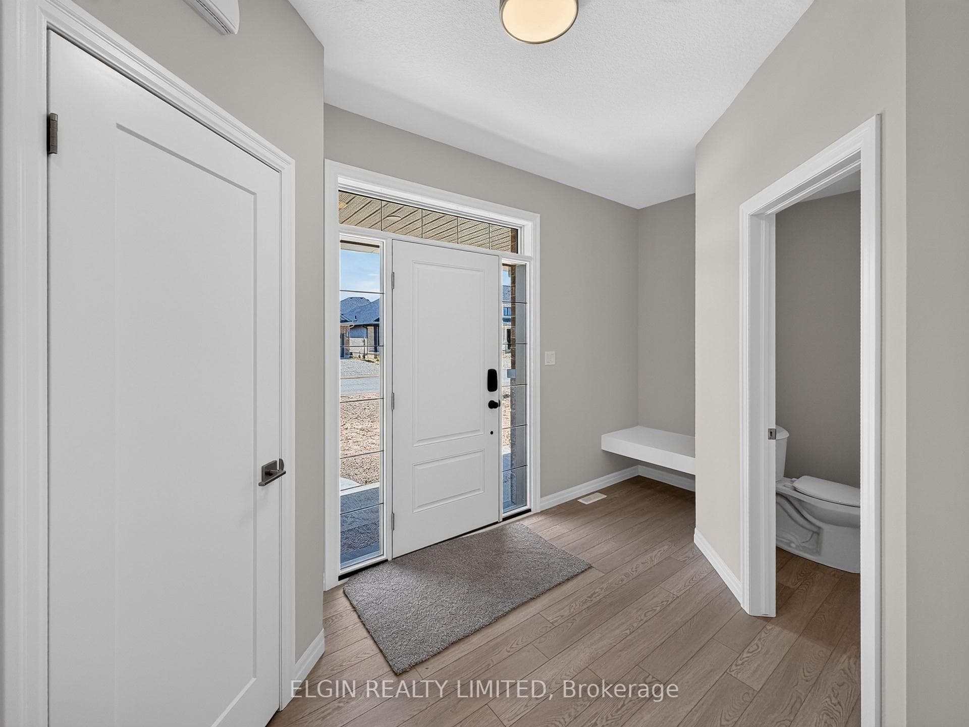 30 Hemlock Crescent photo 5