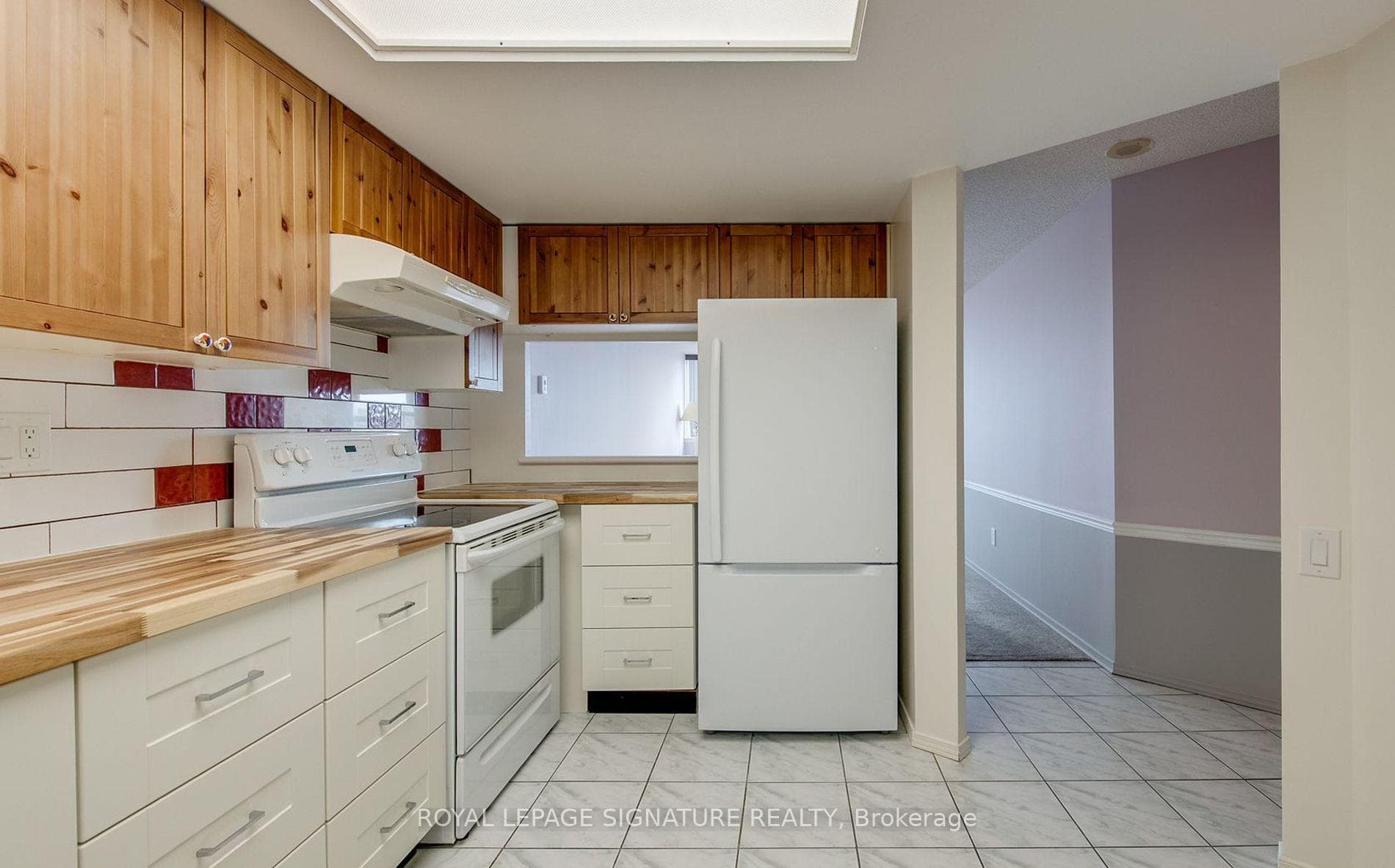 2460 Eglinton Avenue Unit 709 photo 2