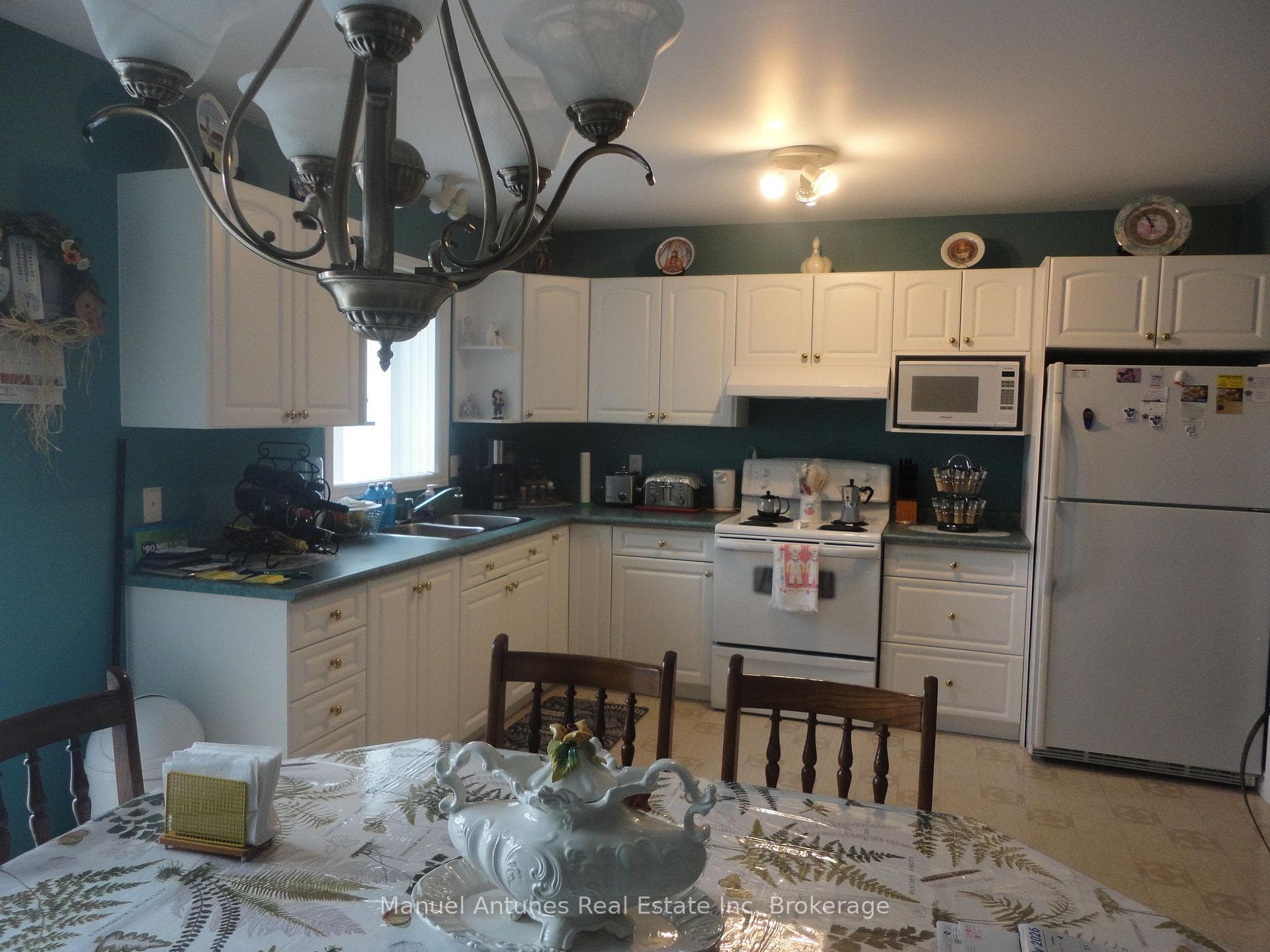 Kitchen Counter Area
