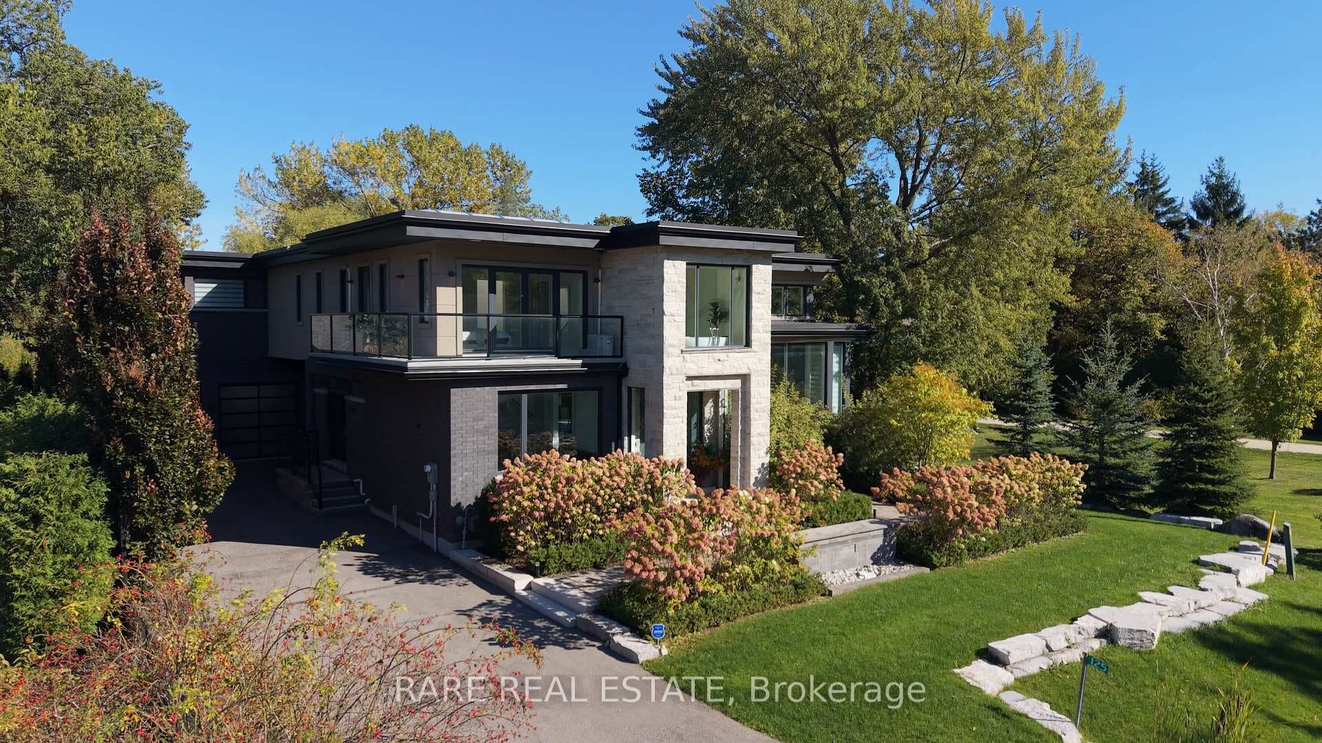 125 Craigmore Crescent photo 1