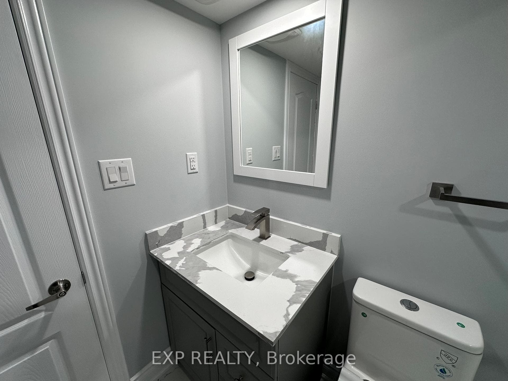 31 Lorne Thomas Place photo 15