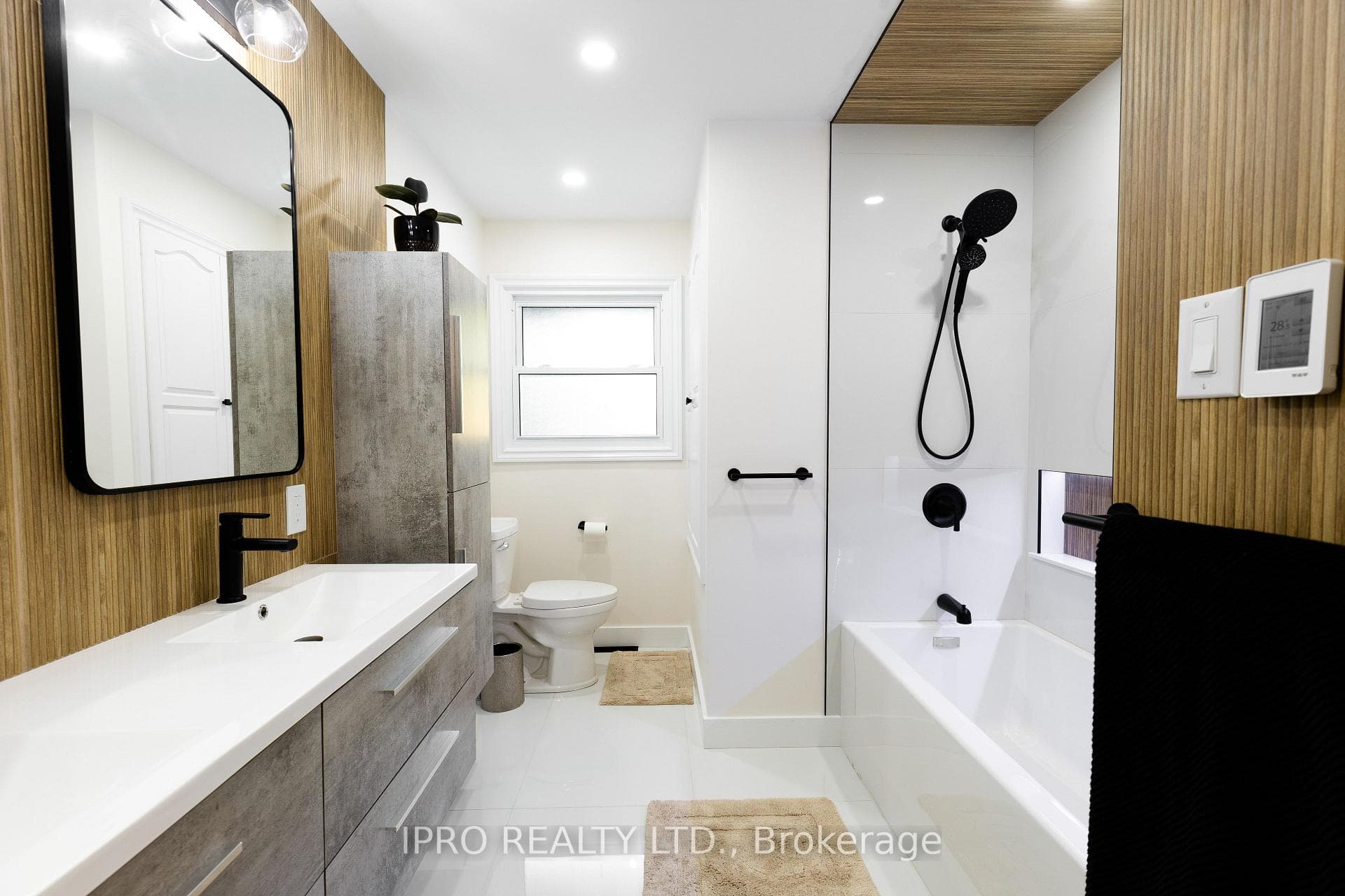 346 Grantham Avenue photo 11