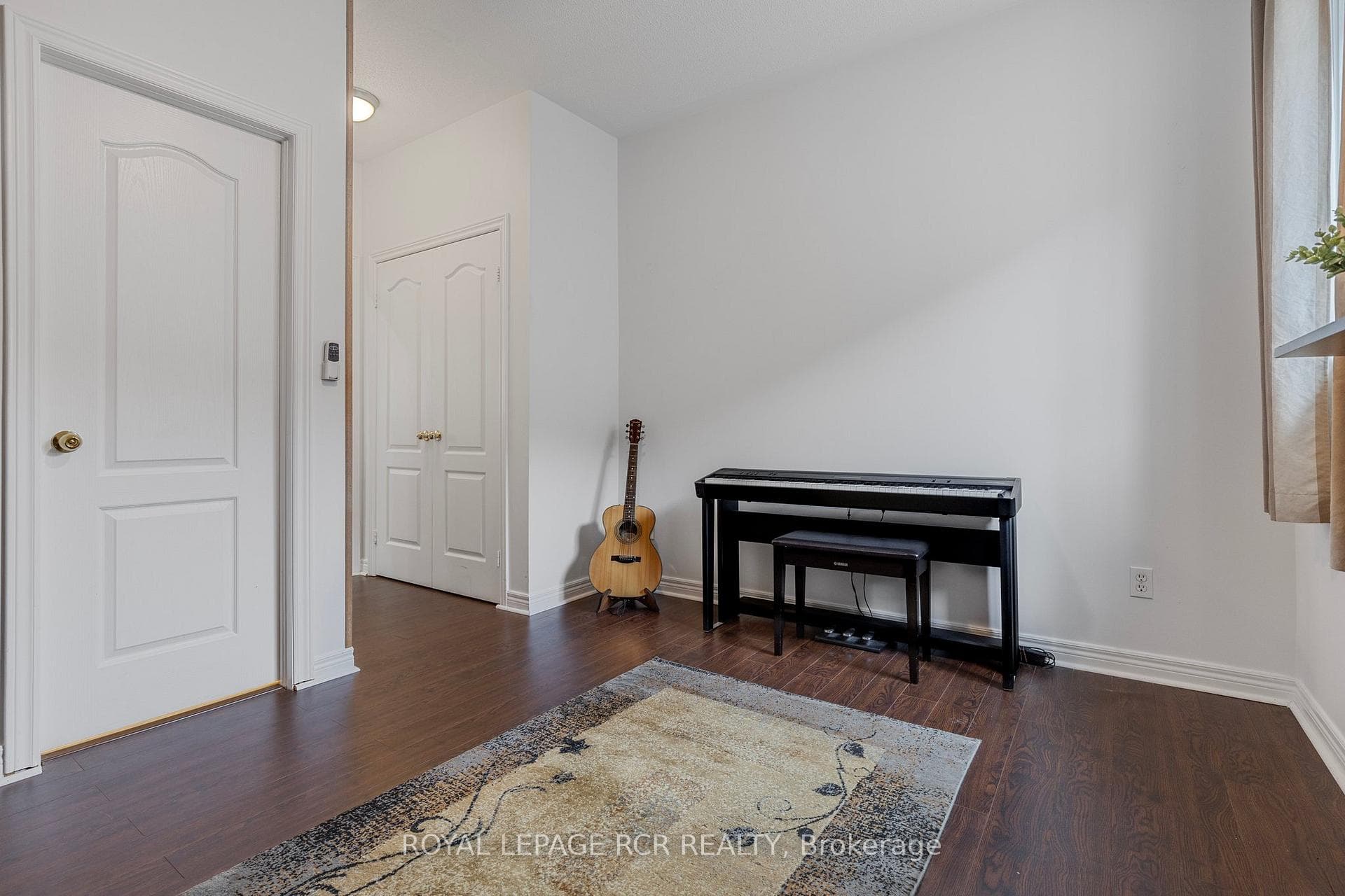 448 Oak Street photo 17