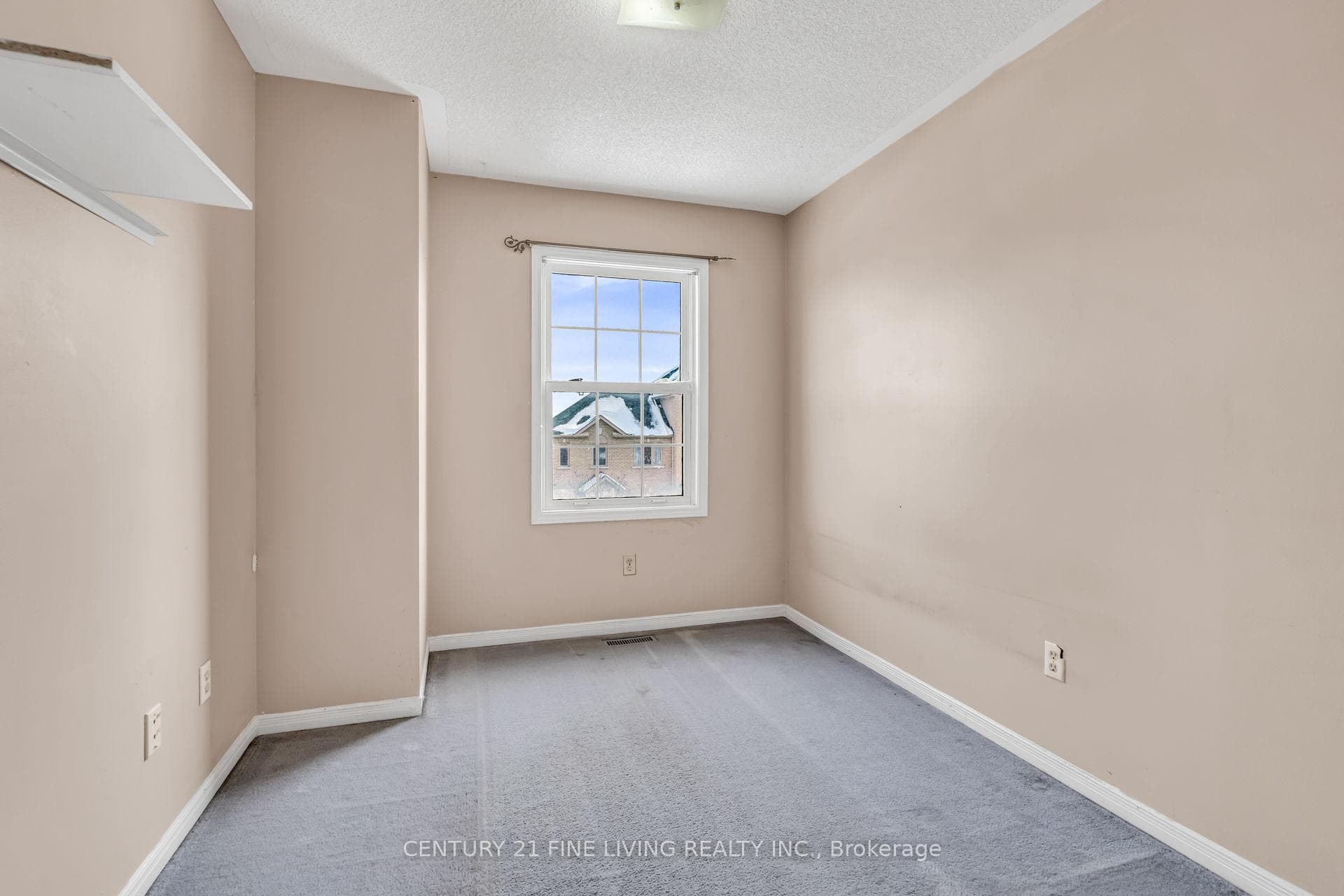 209 Provincial Place photo 31