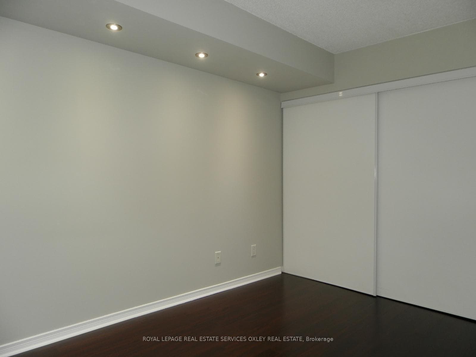 155 Beecroft Road Unit 512 photo 11