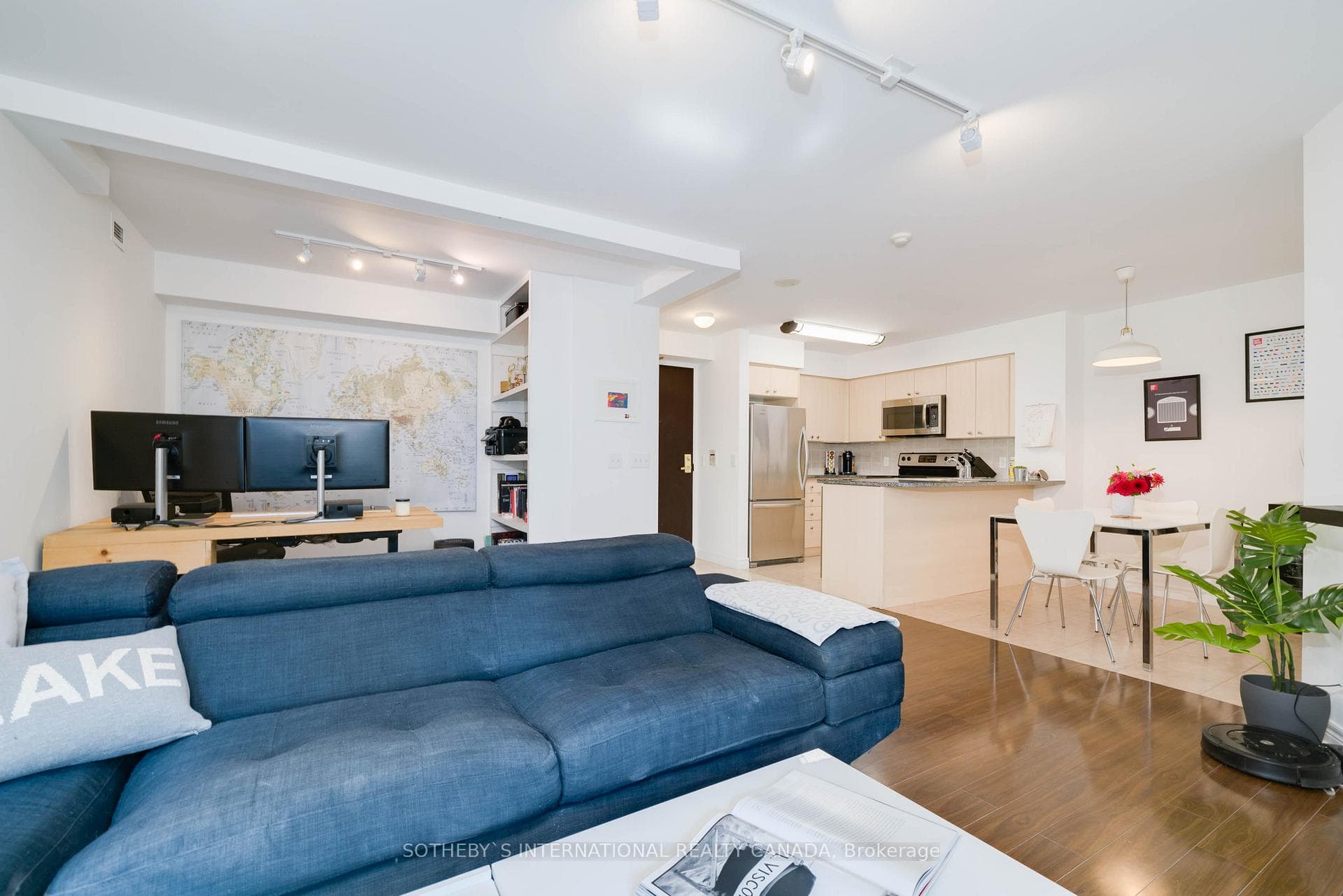 30 Grand Trunk Crescent Unit 501 photo 13
