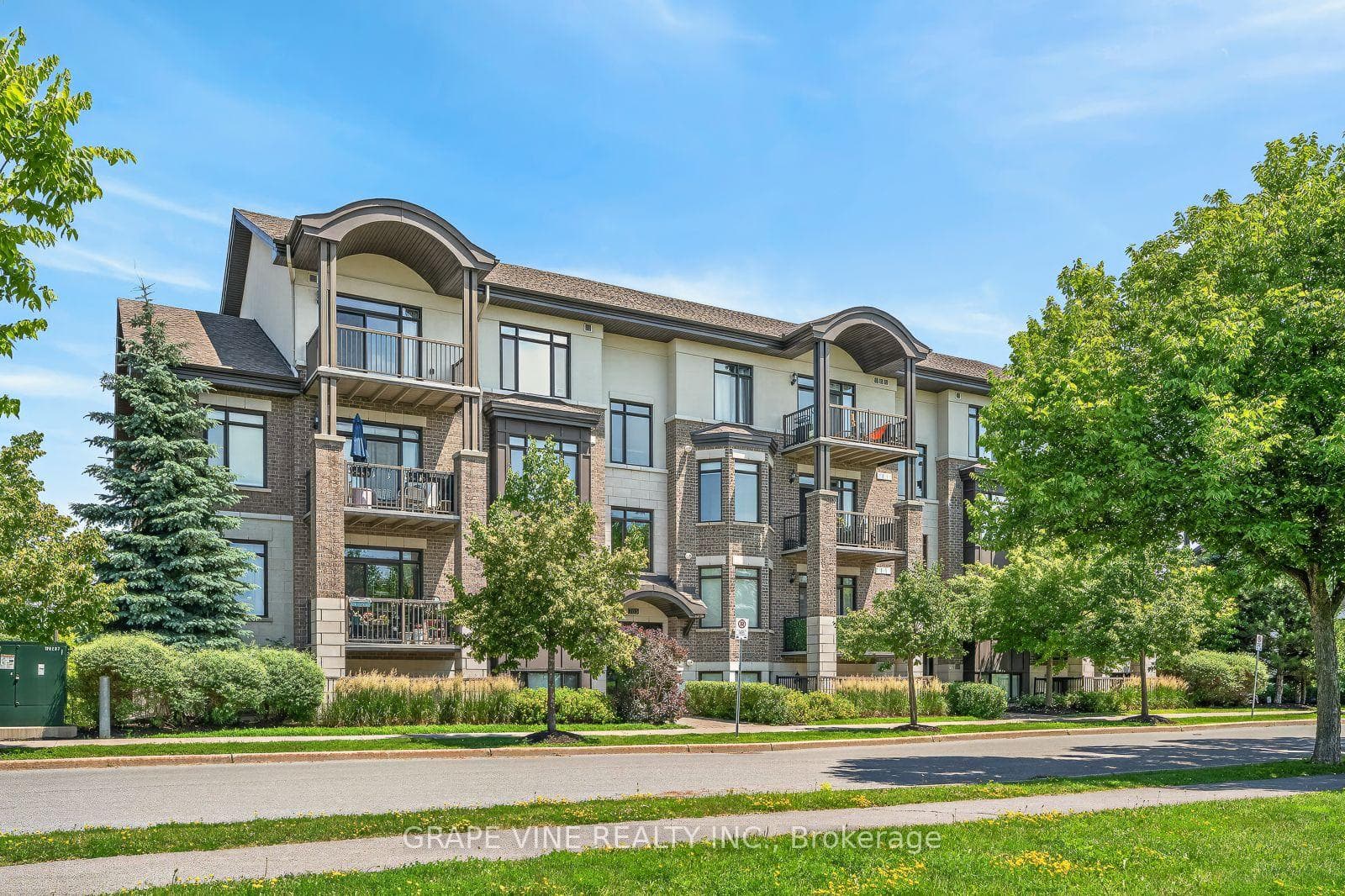 705 Beauparc Private Unit 306 photo 3