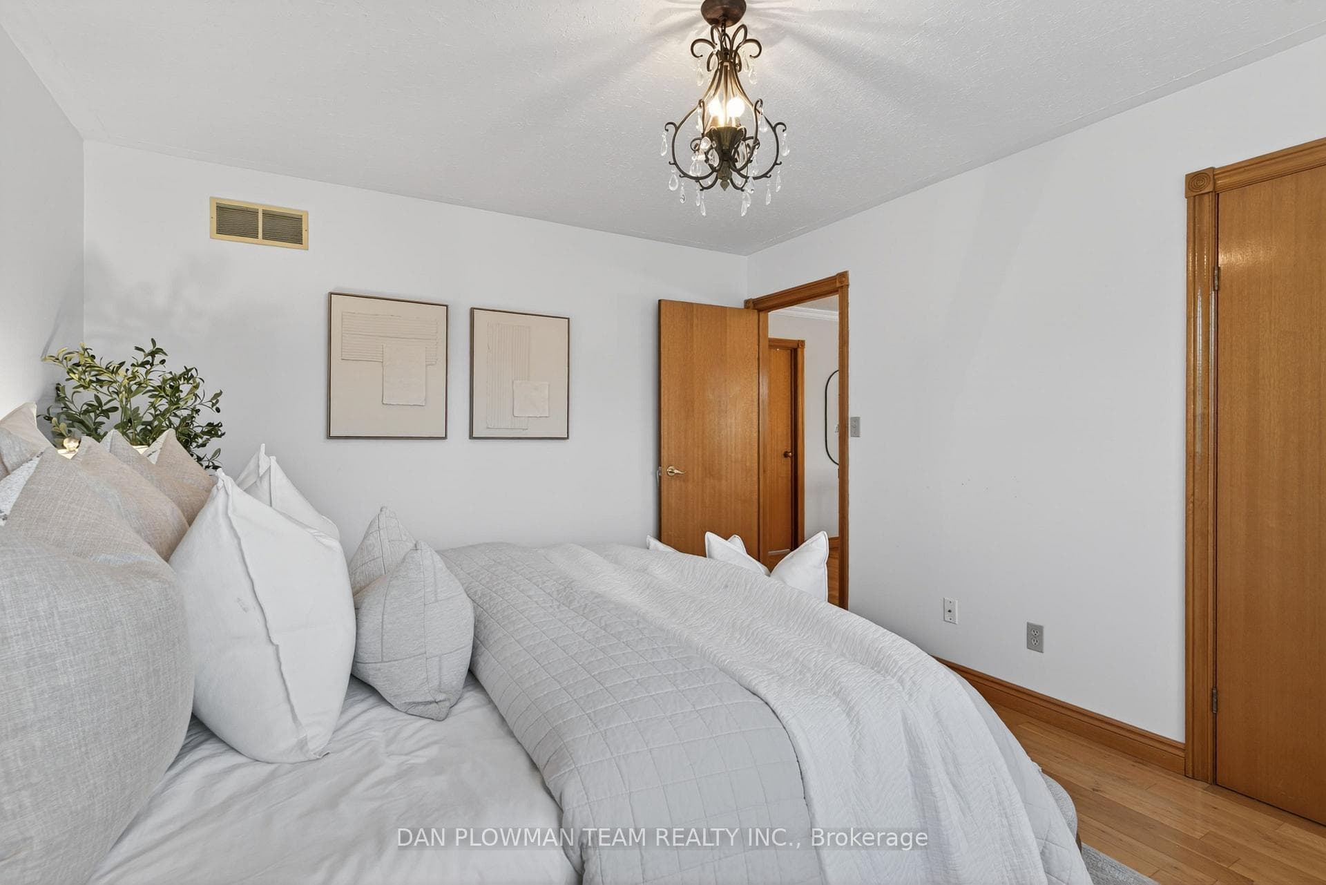 357 Powell Road photo 29
