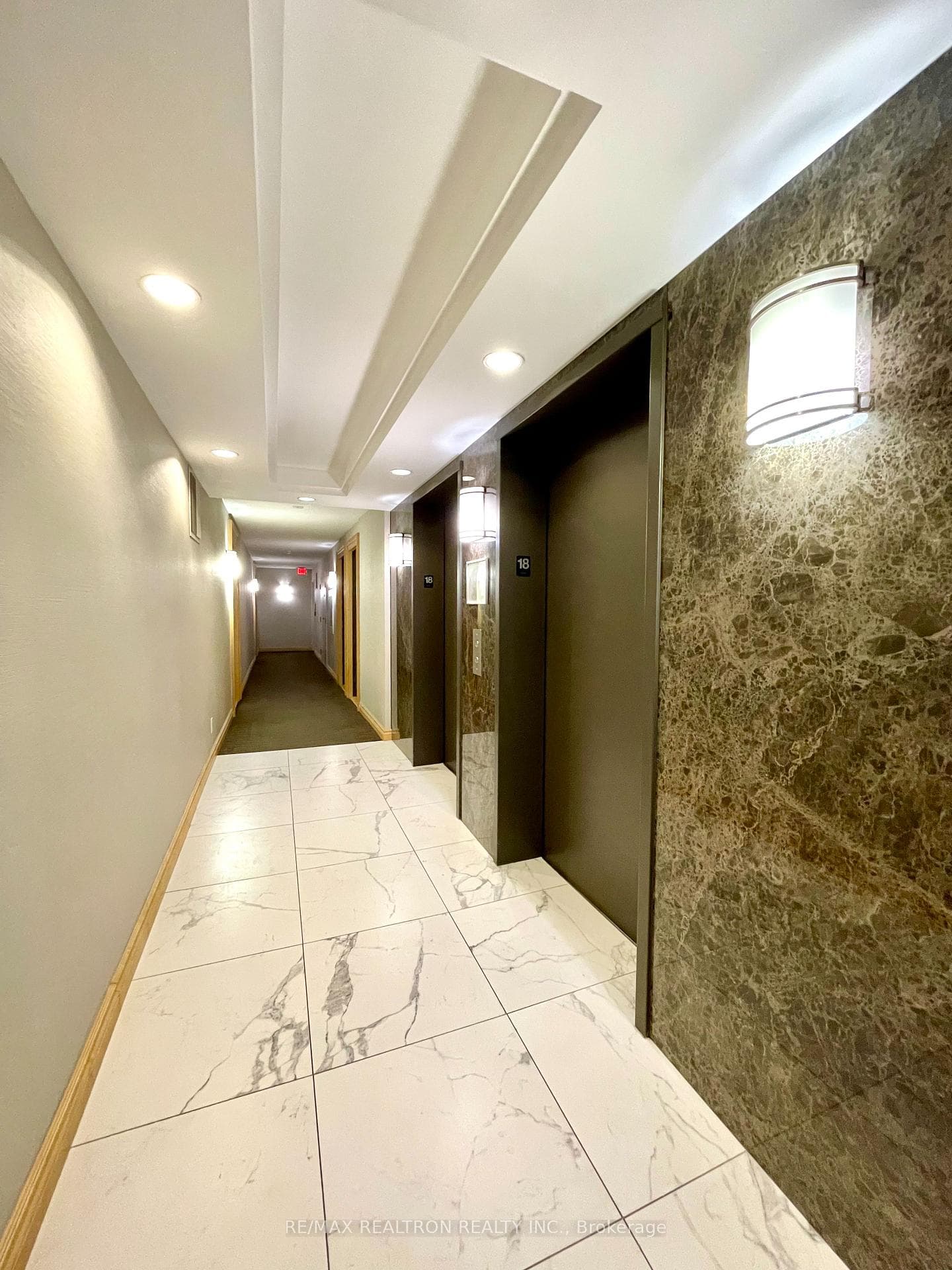 212 Eglinton Avenue Unit 1802 photo 13