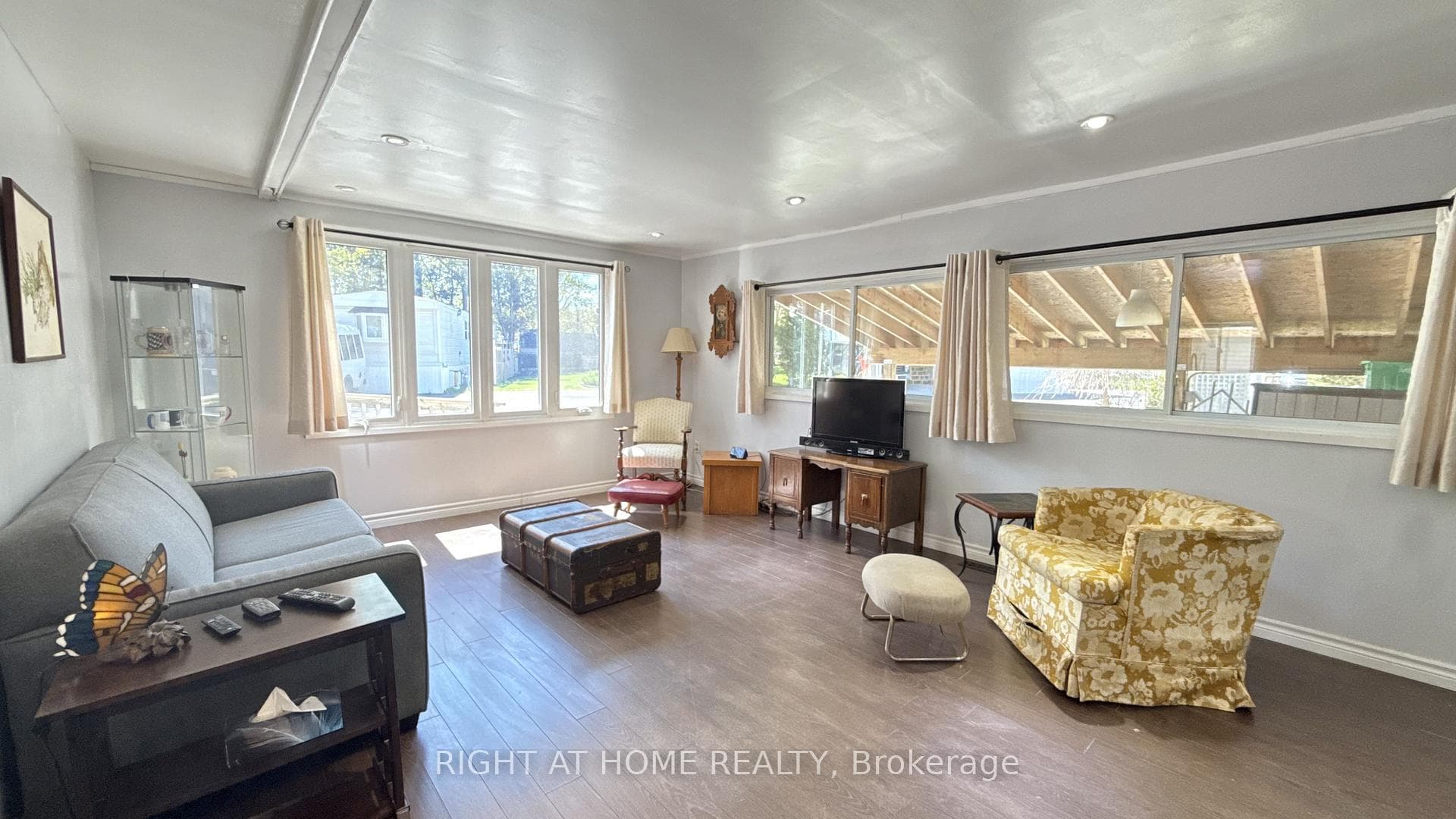 6 ROWAN Road photo 5
