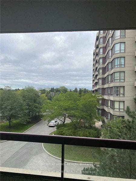 91 Townsgate Drive Unit 411 photo 18