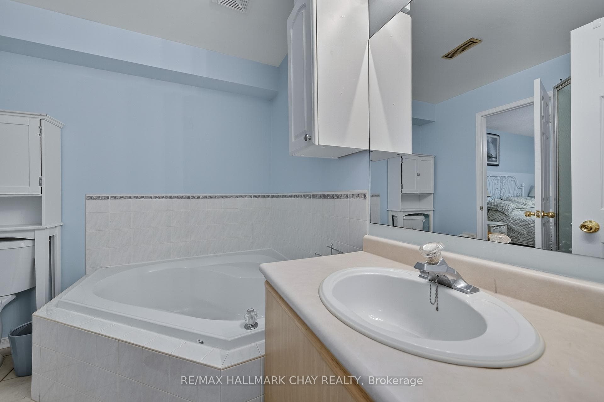 15 Webb Street photo 34