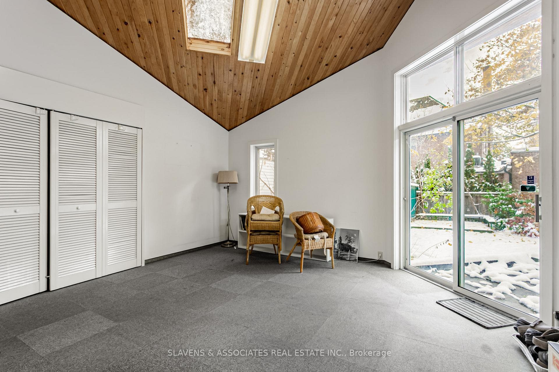 49 Queens Drive photo 19