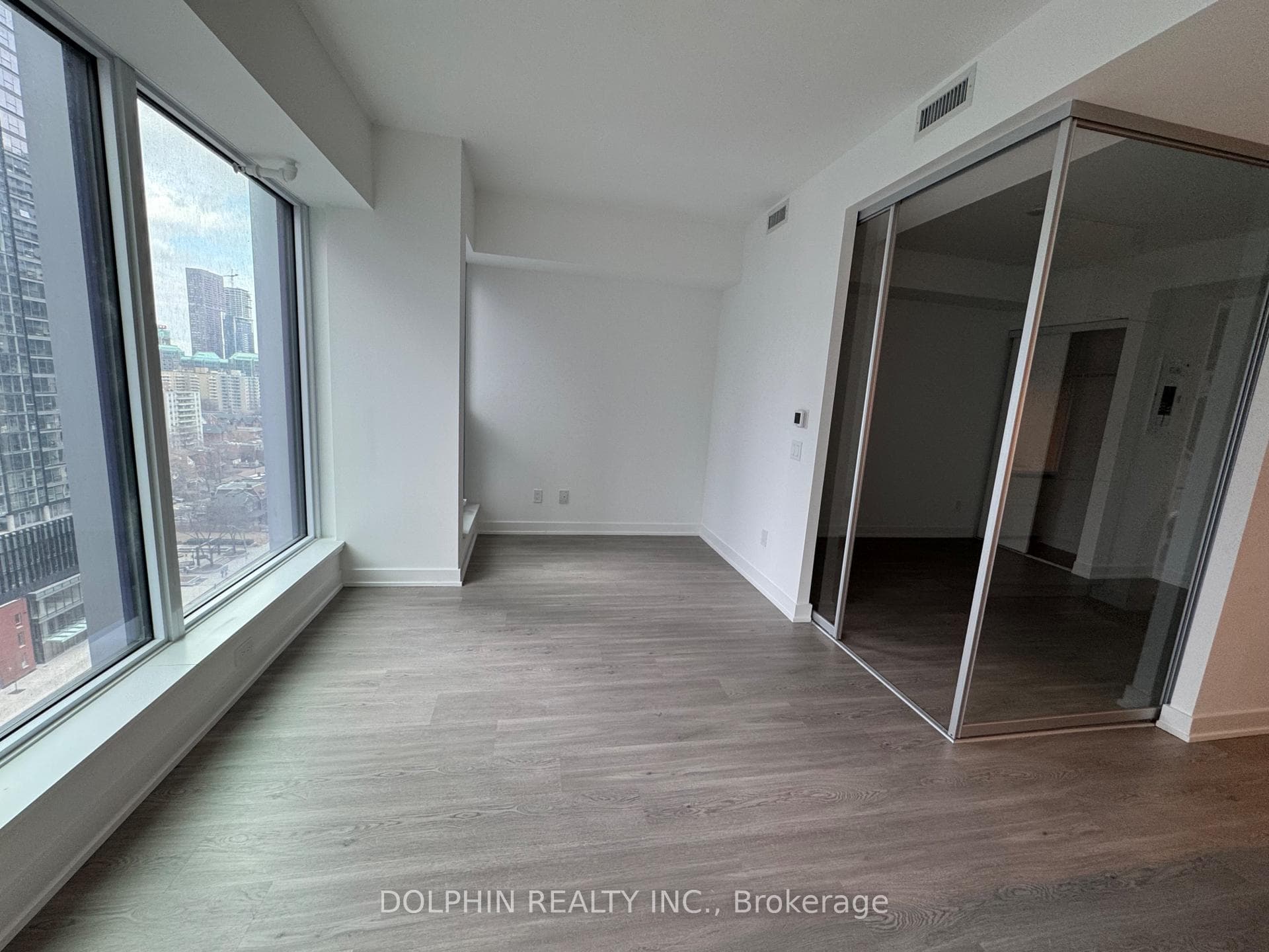 8 Wellesley Street Unit 1806 photo 6