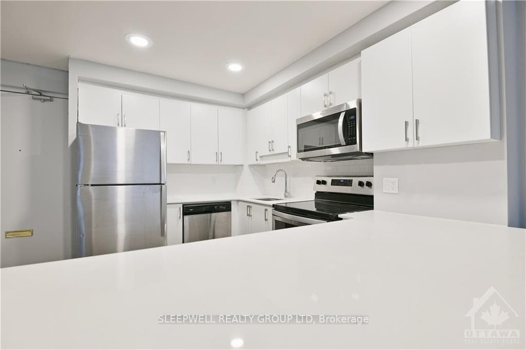 21 JAMES Street Unit 608 photo 3