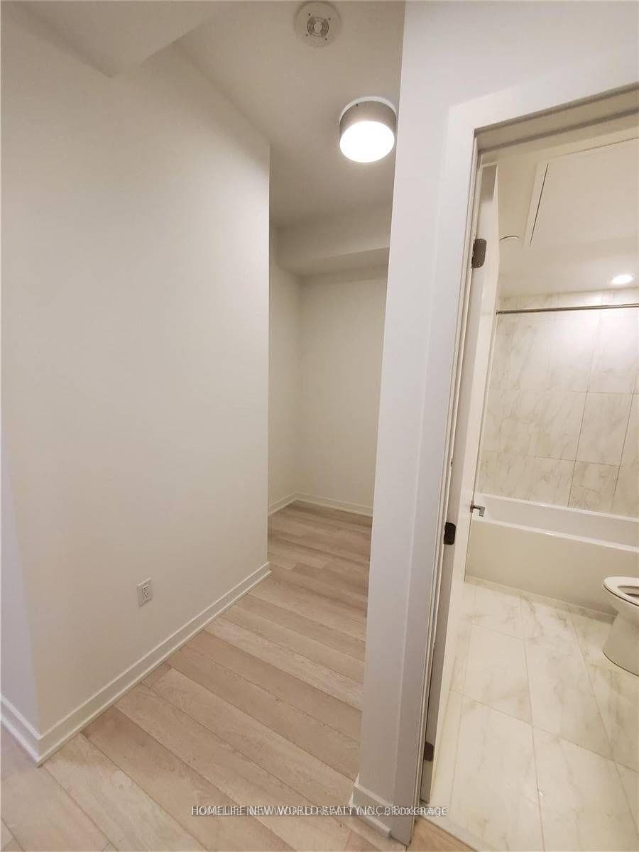 357 King Street Unit 3605 photo 6