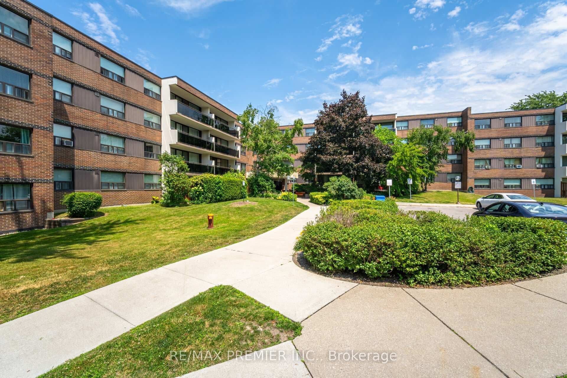 10 Sunrise Avenue Unit 215 photo 1