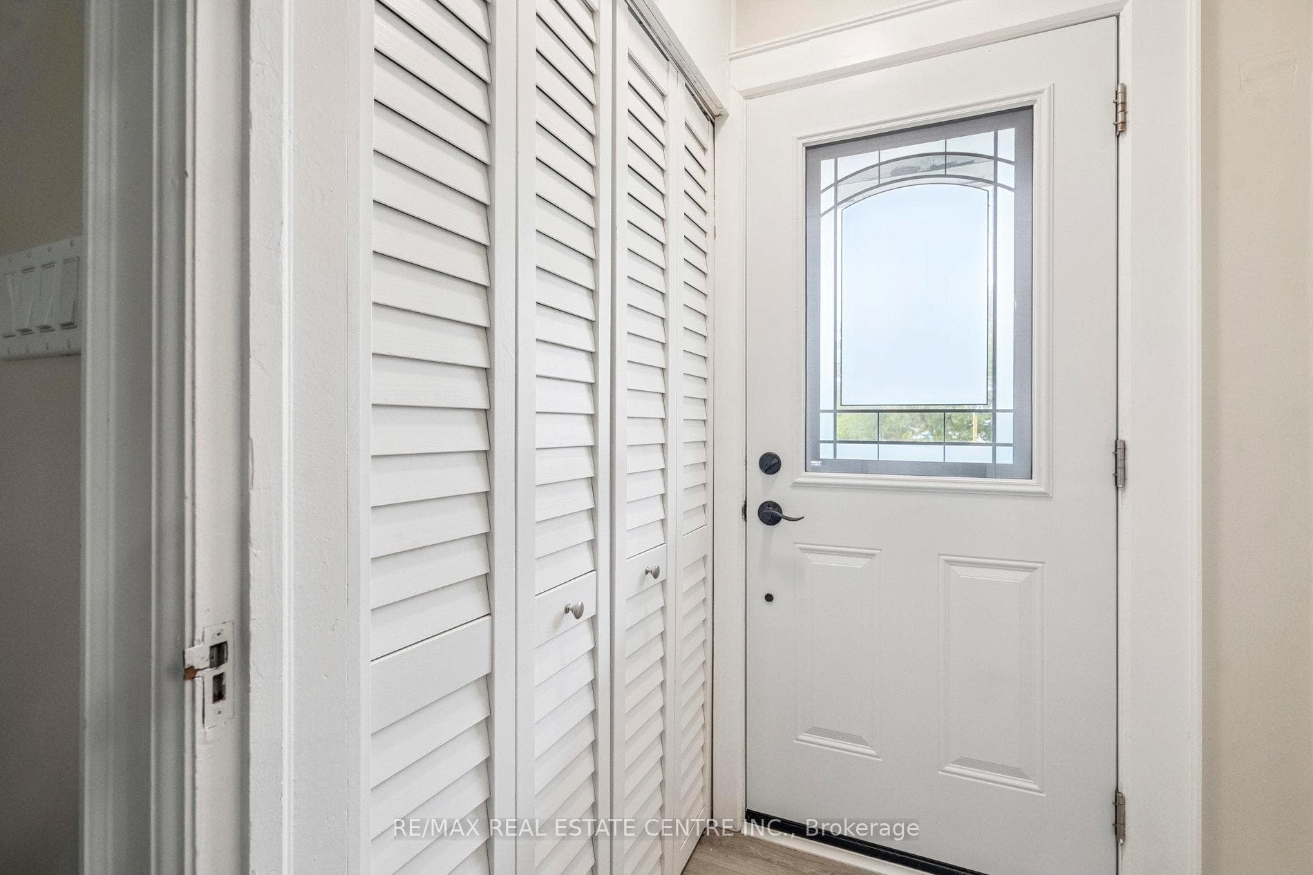 196 Silvercreek Parkway photo 8
