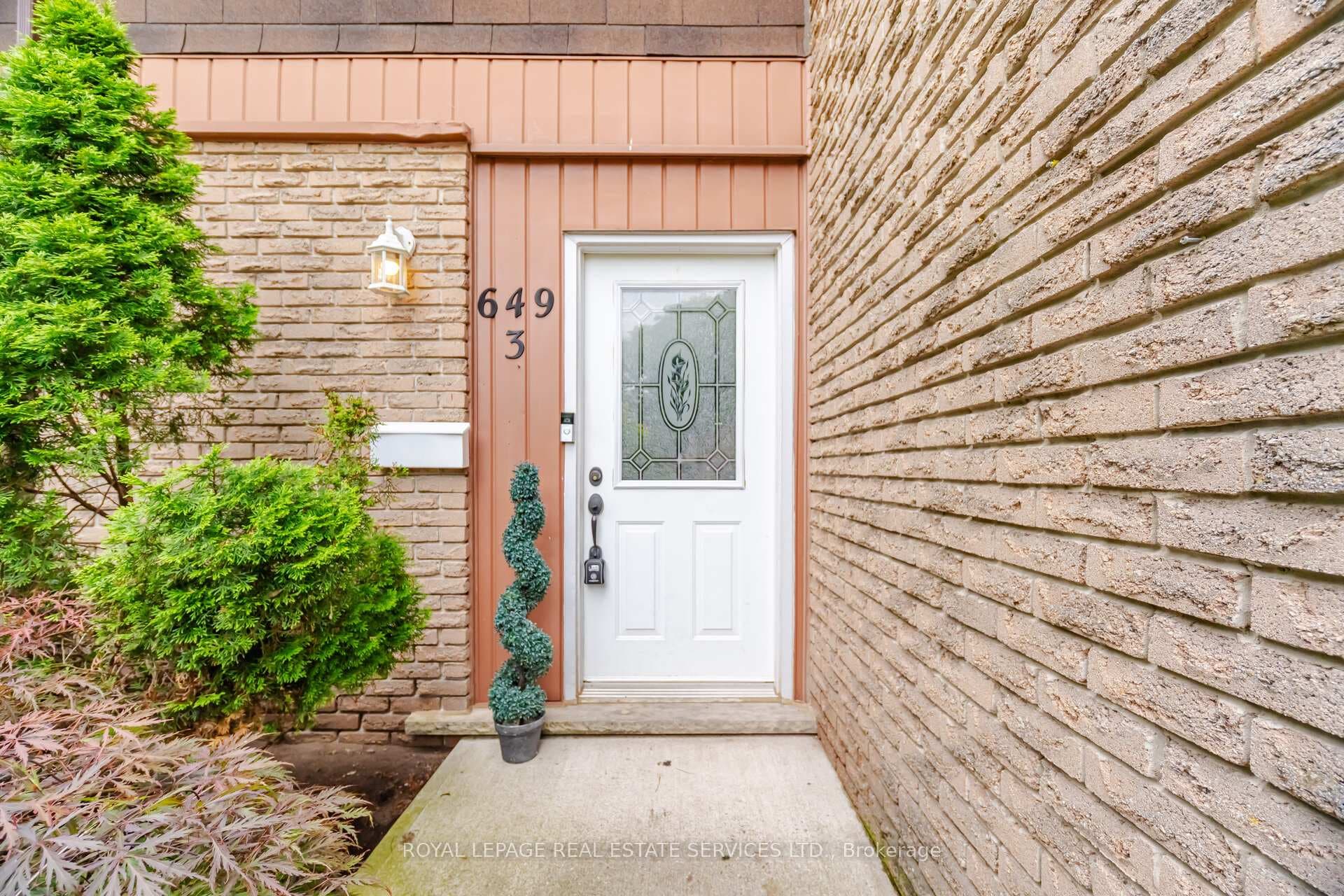 649 Francis Road Unit 3 photo 2