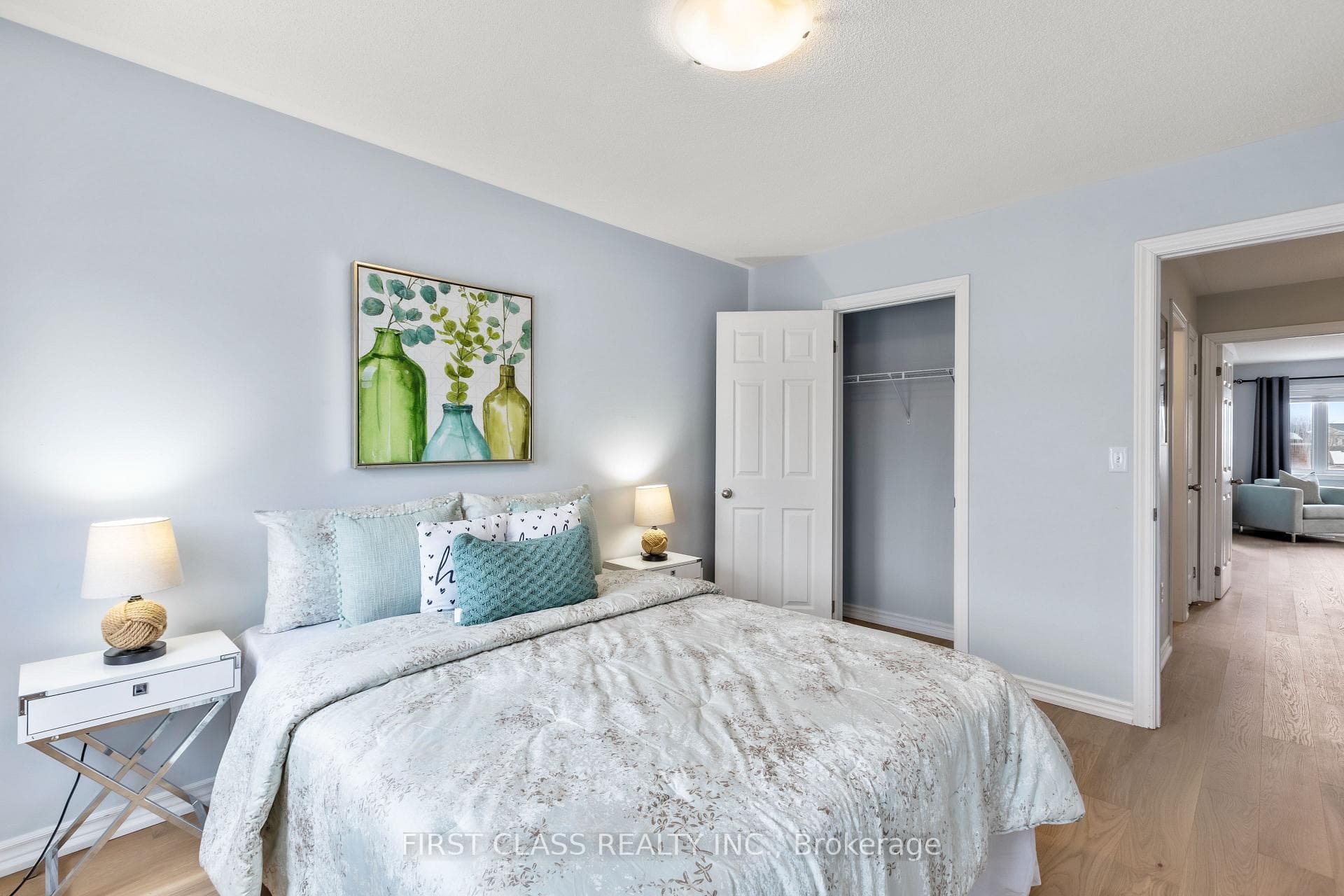 76 Evershot Crescent photo 26