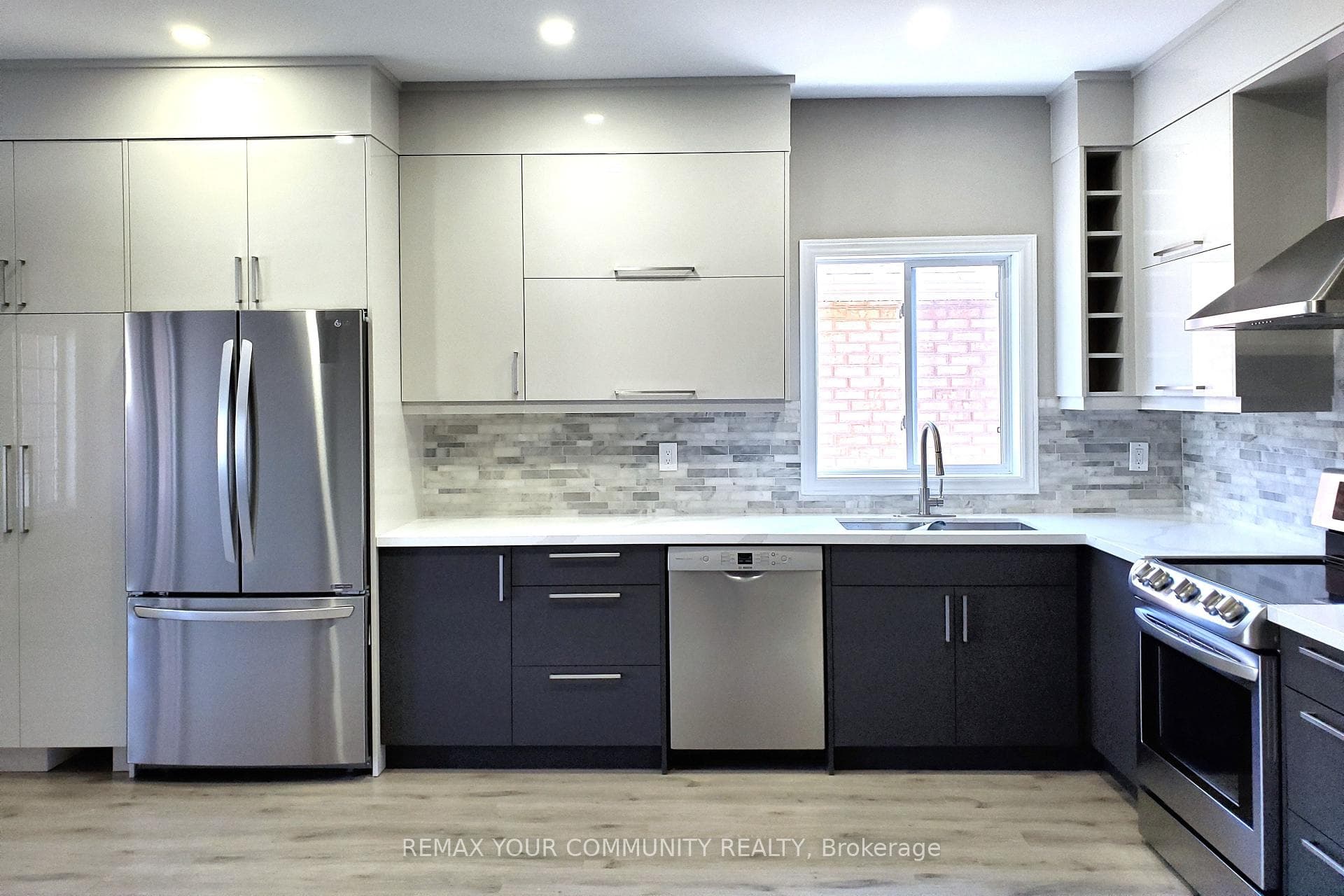 48 Belwood Boulevard Unit Upper photo 2