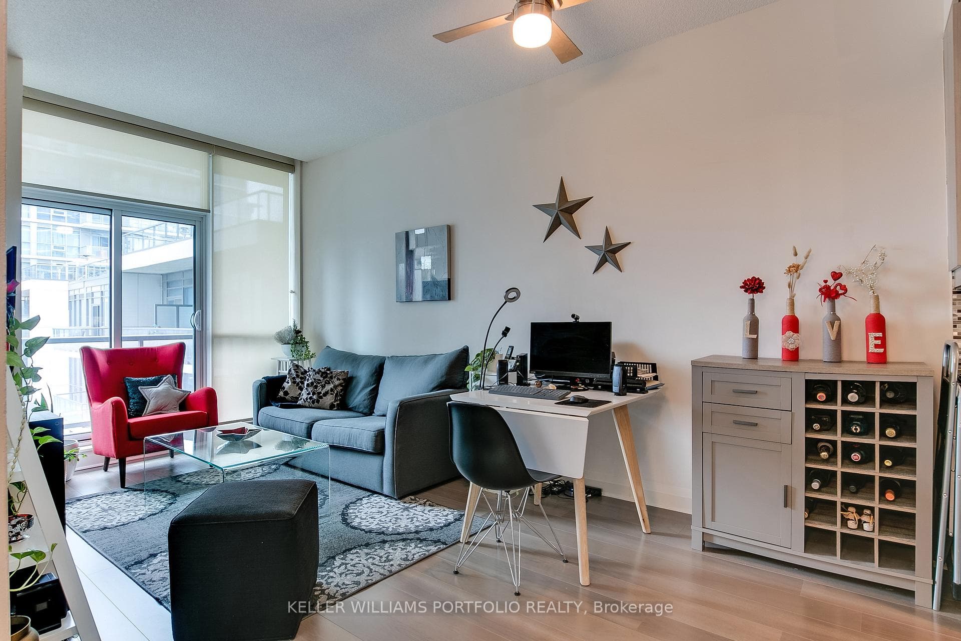 1185 The Queensway N/A Unit 526 photo 4