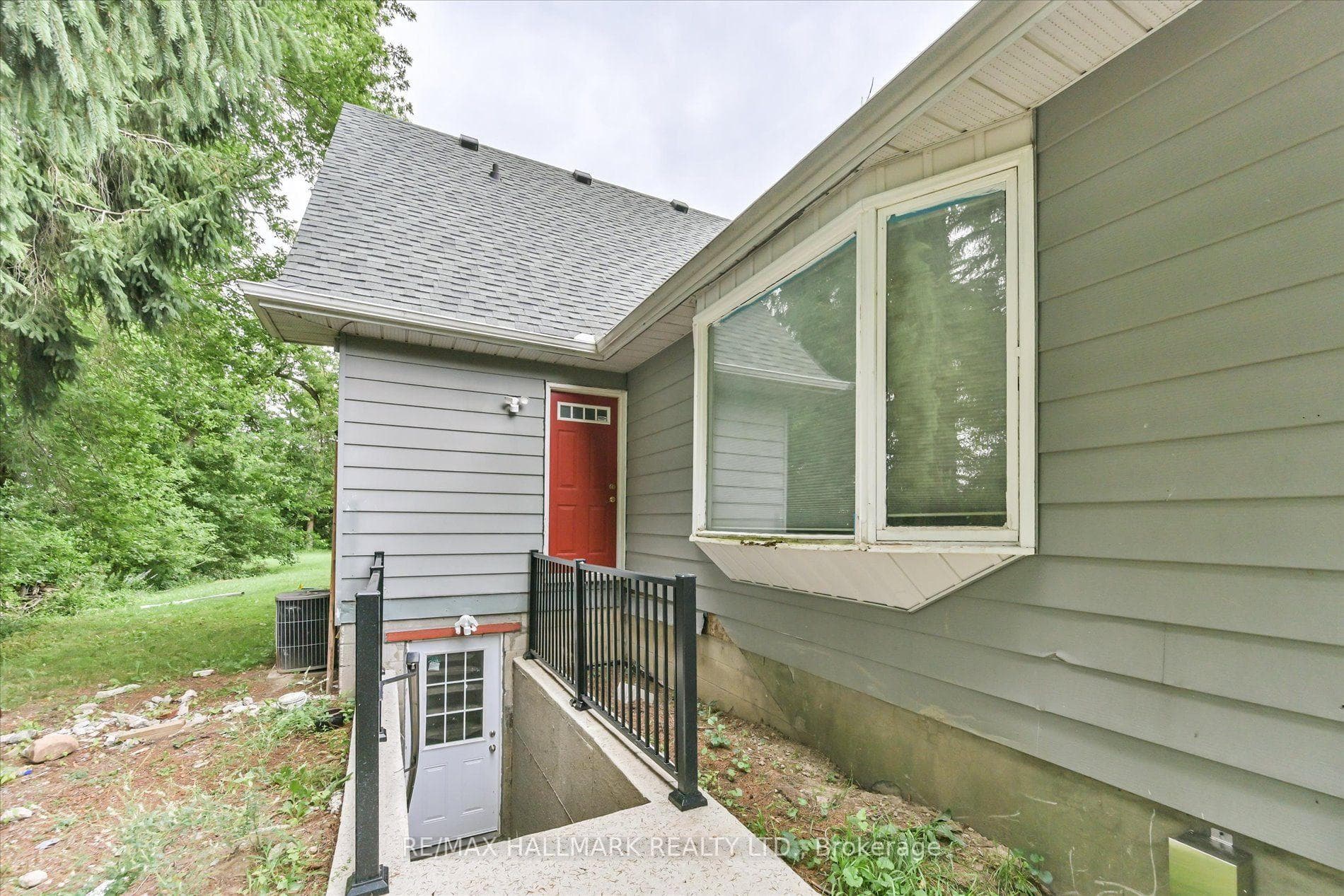 13918 Leslie Street photo 36