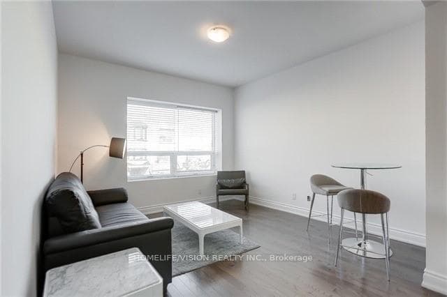 683 Danforth Avenue Unit 201 photo 6