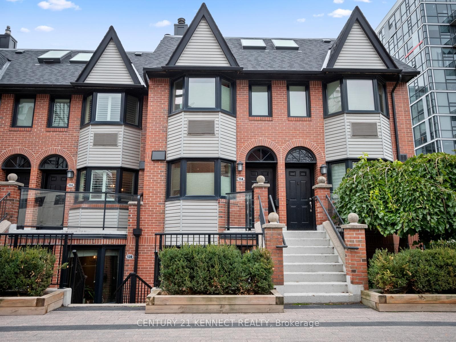 570 Wellington Street Unit 13A photo 1
