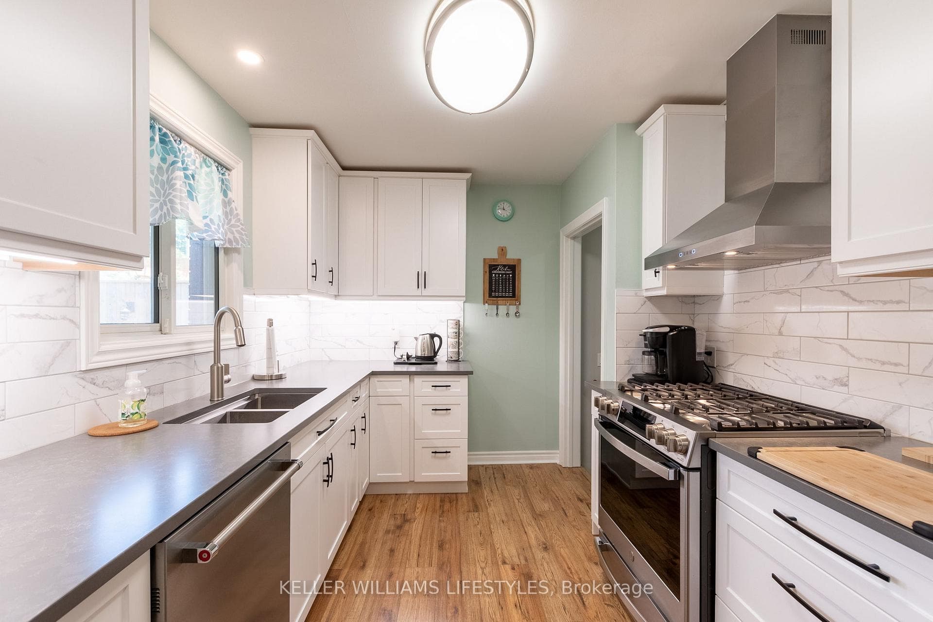 44 Tweedsmuir Avenue photo 11