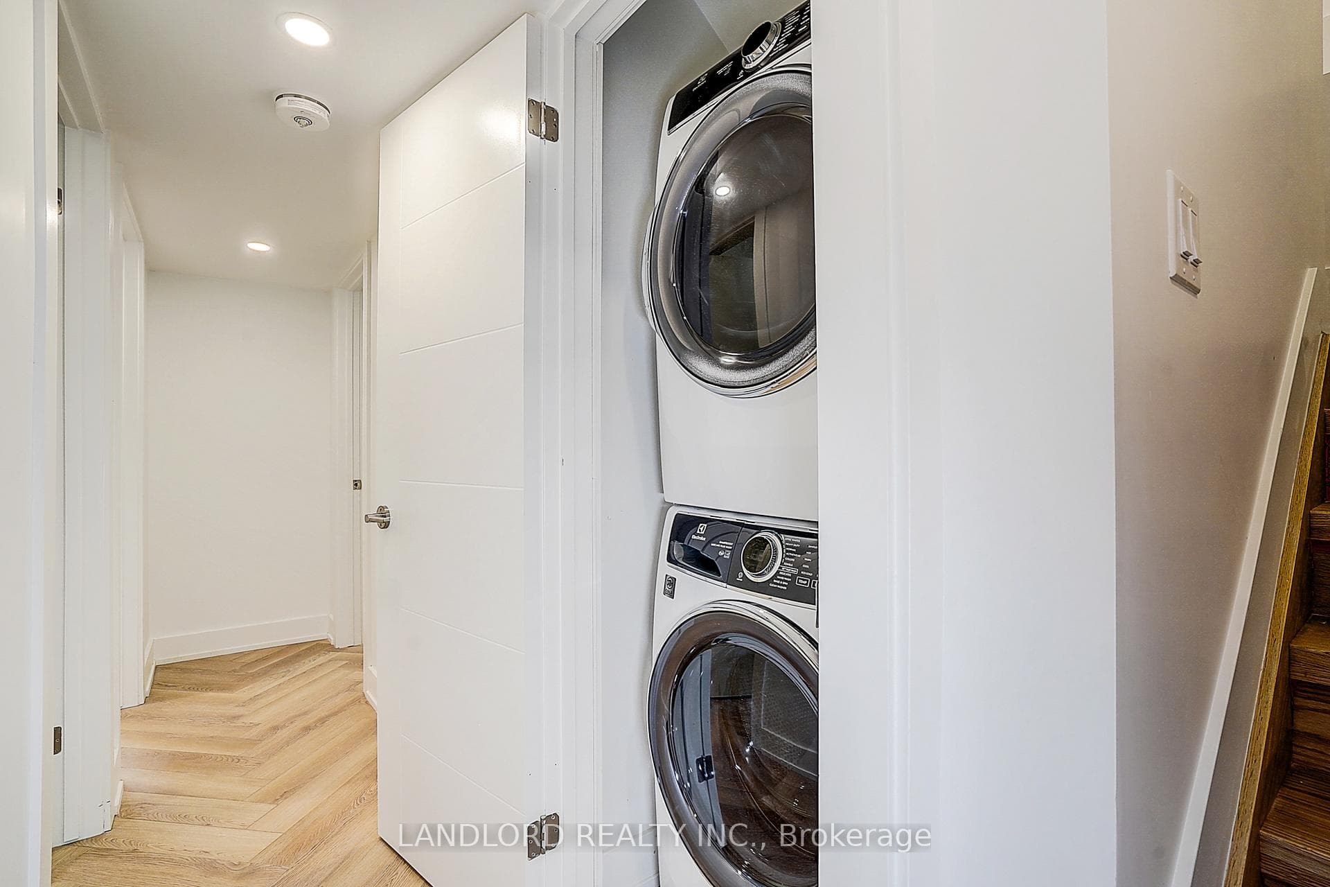 1146 Broadview Avenue Unit 4 photo 33