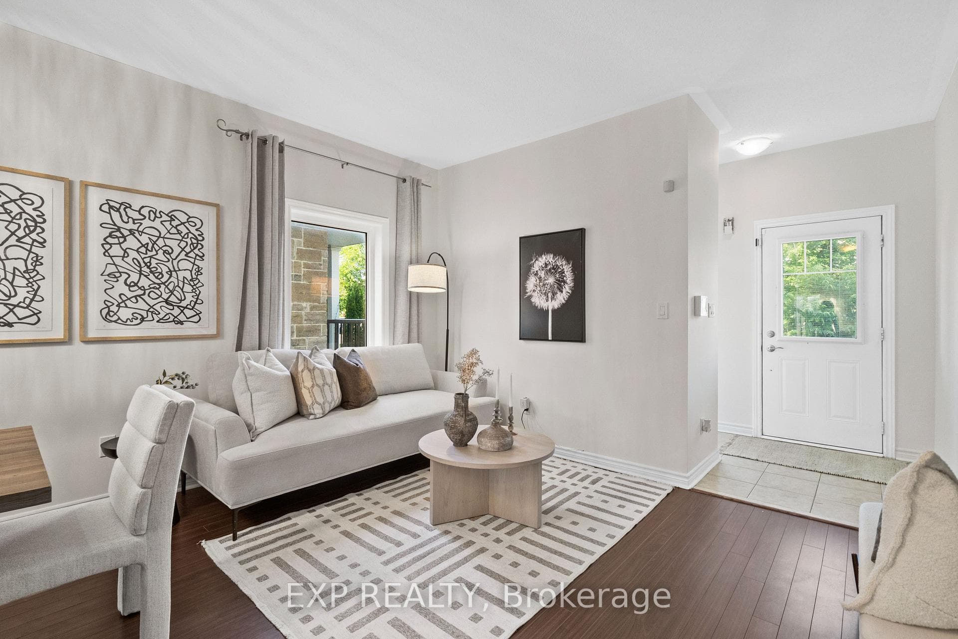 12 Mantz Crescent photo 4