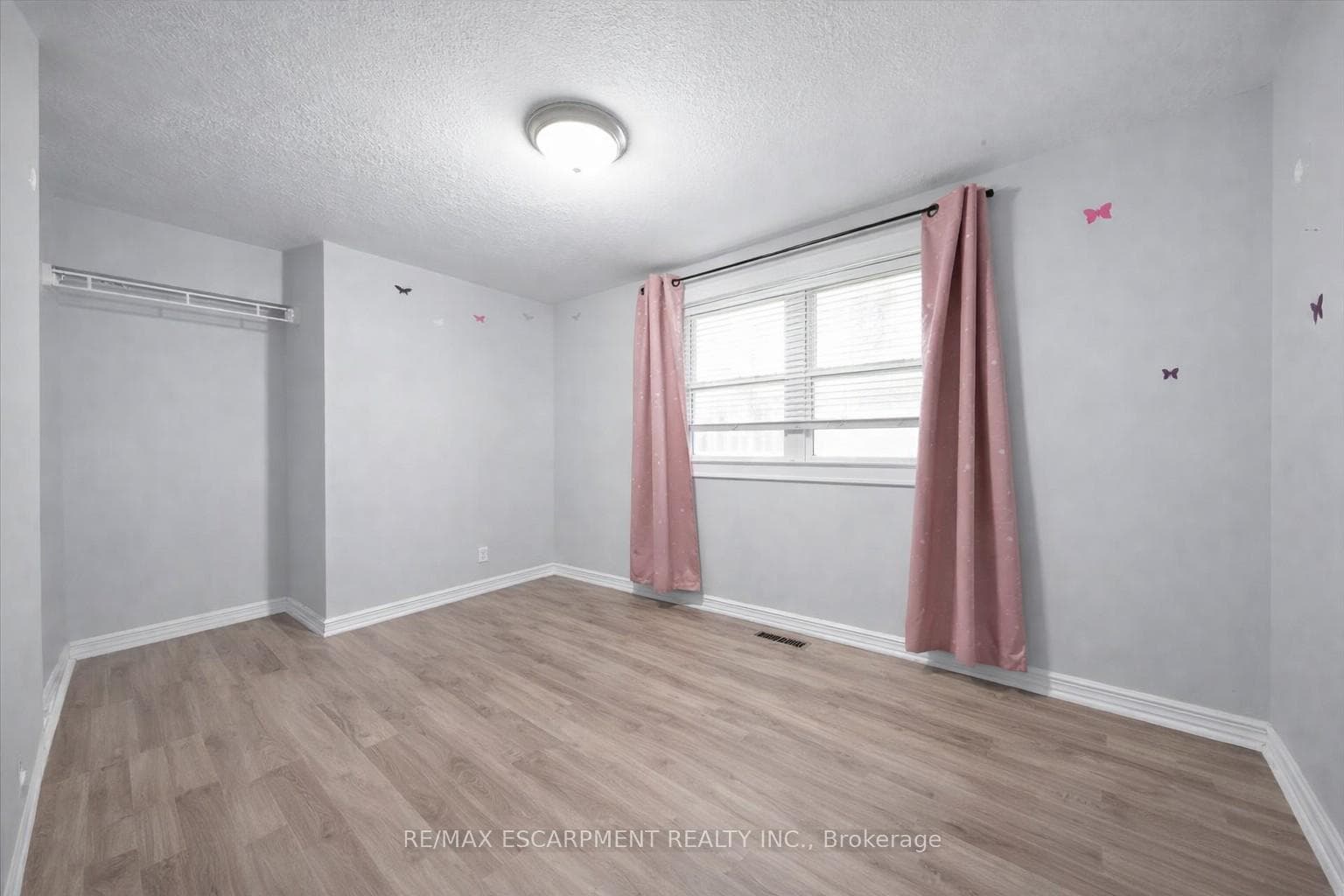 106 Lottridge Street photo 8