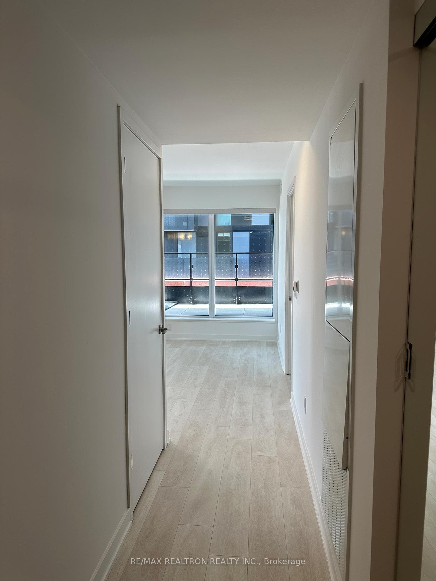 8 Tippett Road Unit 712 photo 3