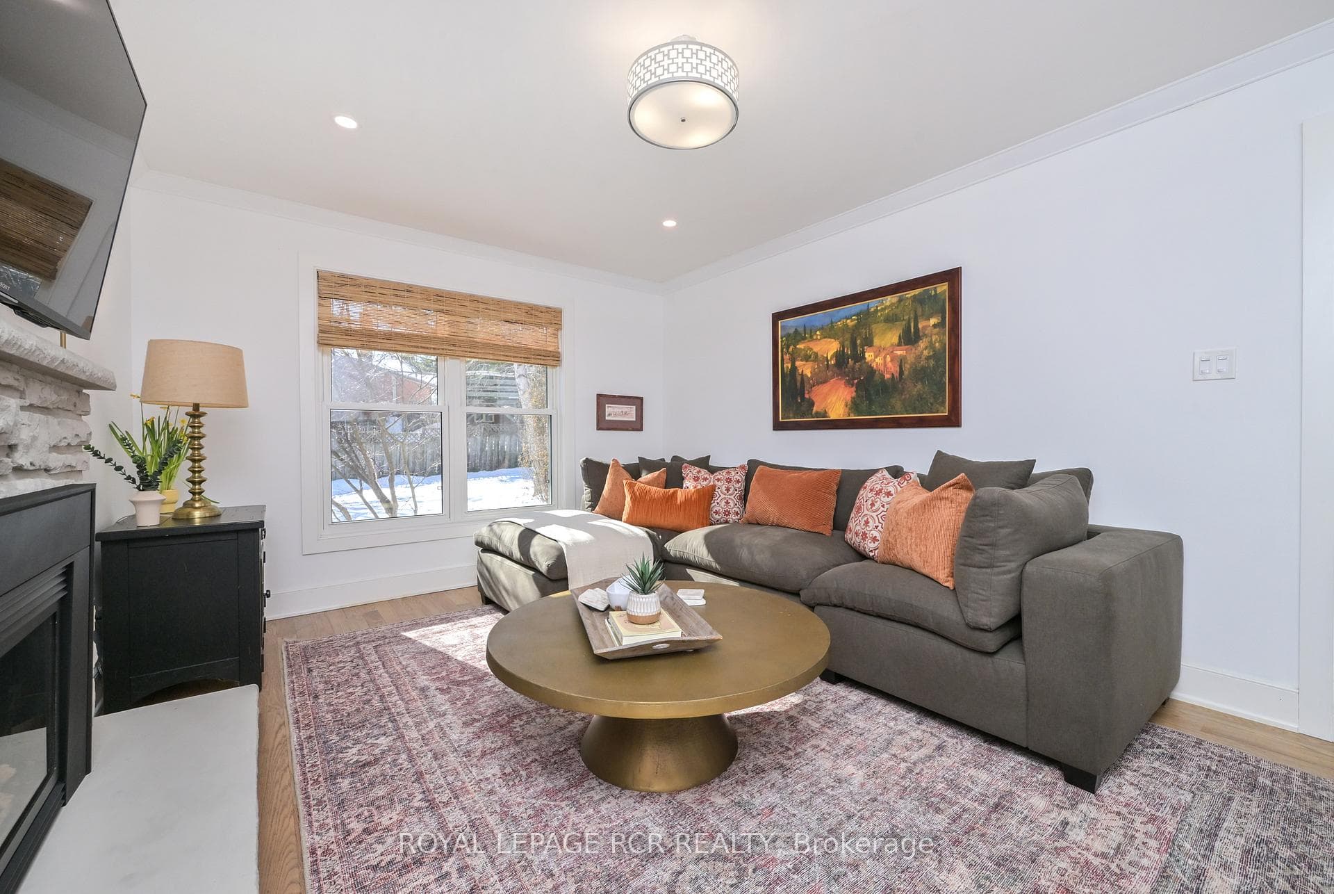 208 Kensington Place photo 11