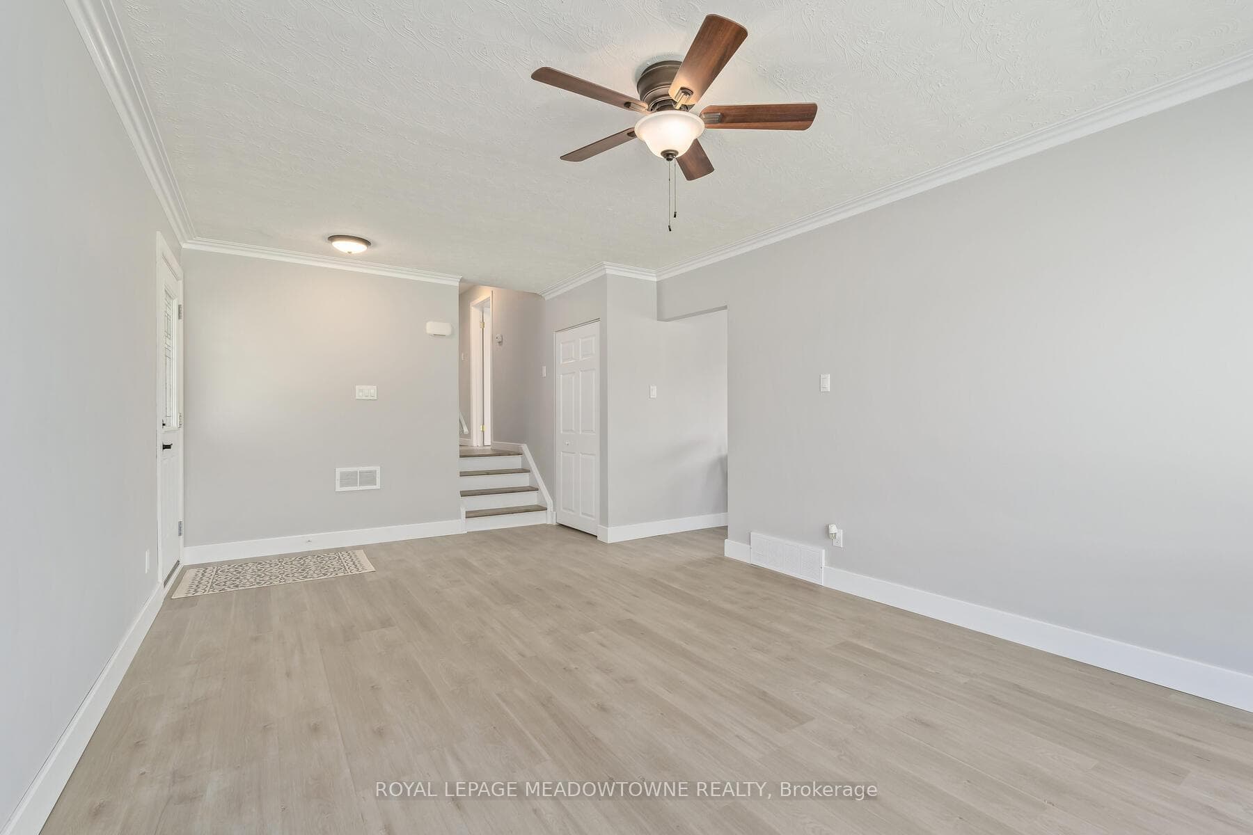 2 Raylawn Crescent photo 8