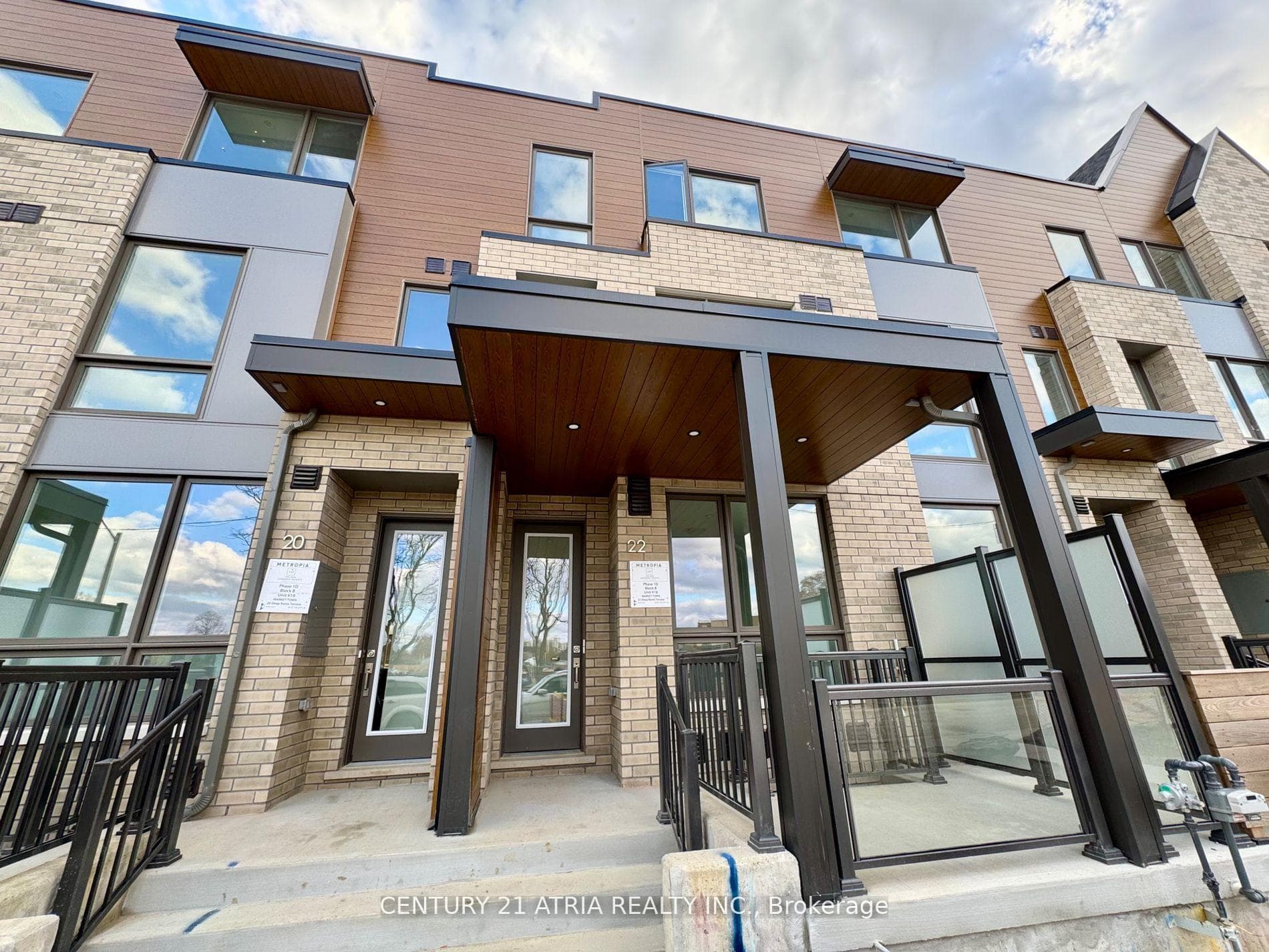 22 Deep Roots Terrace Unit main photo 1