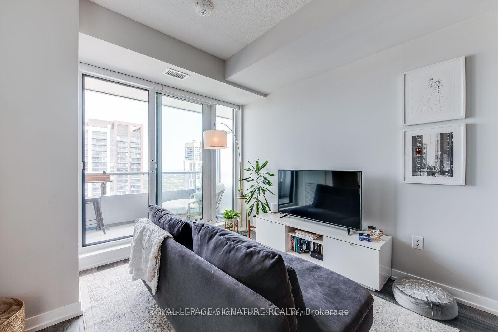 225 Sumach Street Unit 2712 photo 11