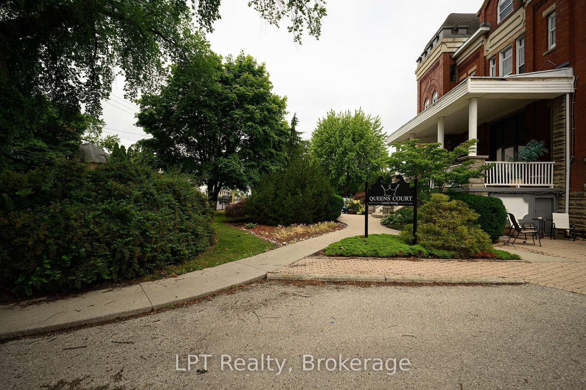 317 Queen Street Unit 304 photo 23