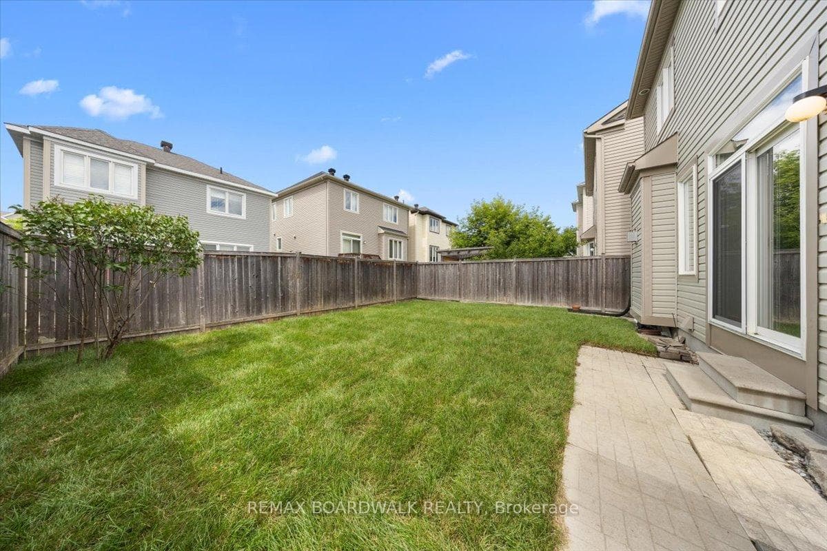 336 Gallantry Way photo 34